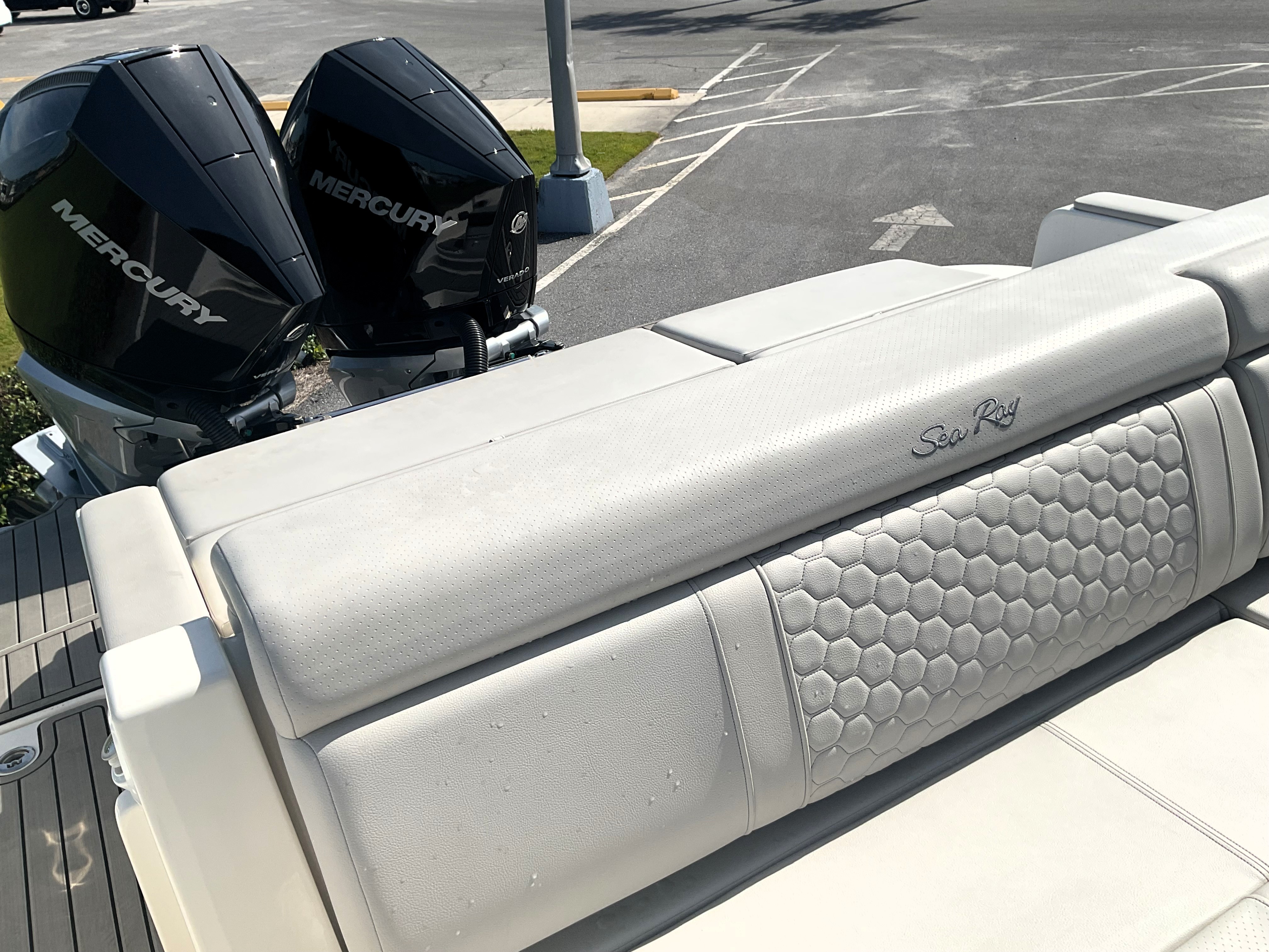 2025 Sea Ray SDX 290 Outboard Image Thumbnail #40