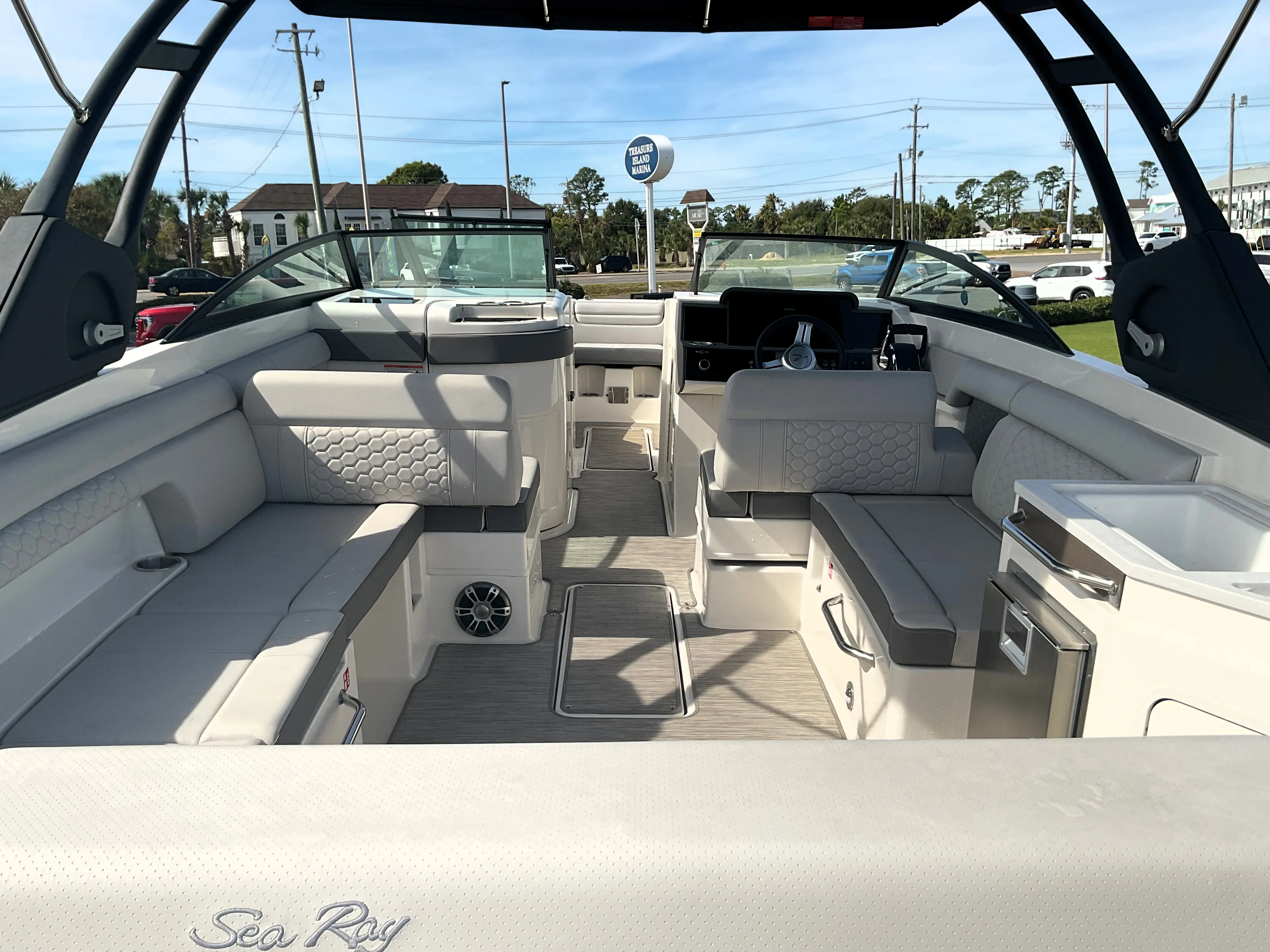 2025 Sea Ray SDX 290 Outboard Image Thumbnail #9