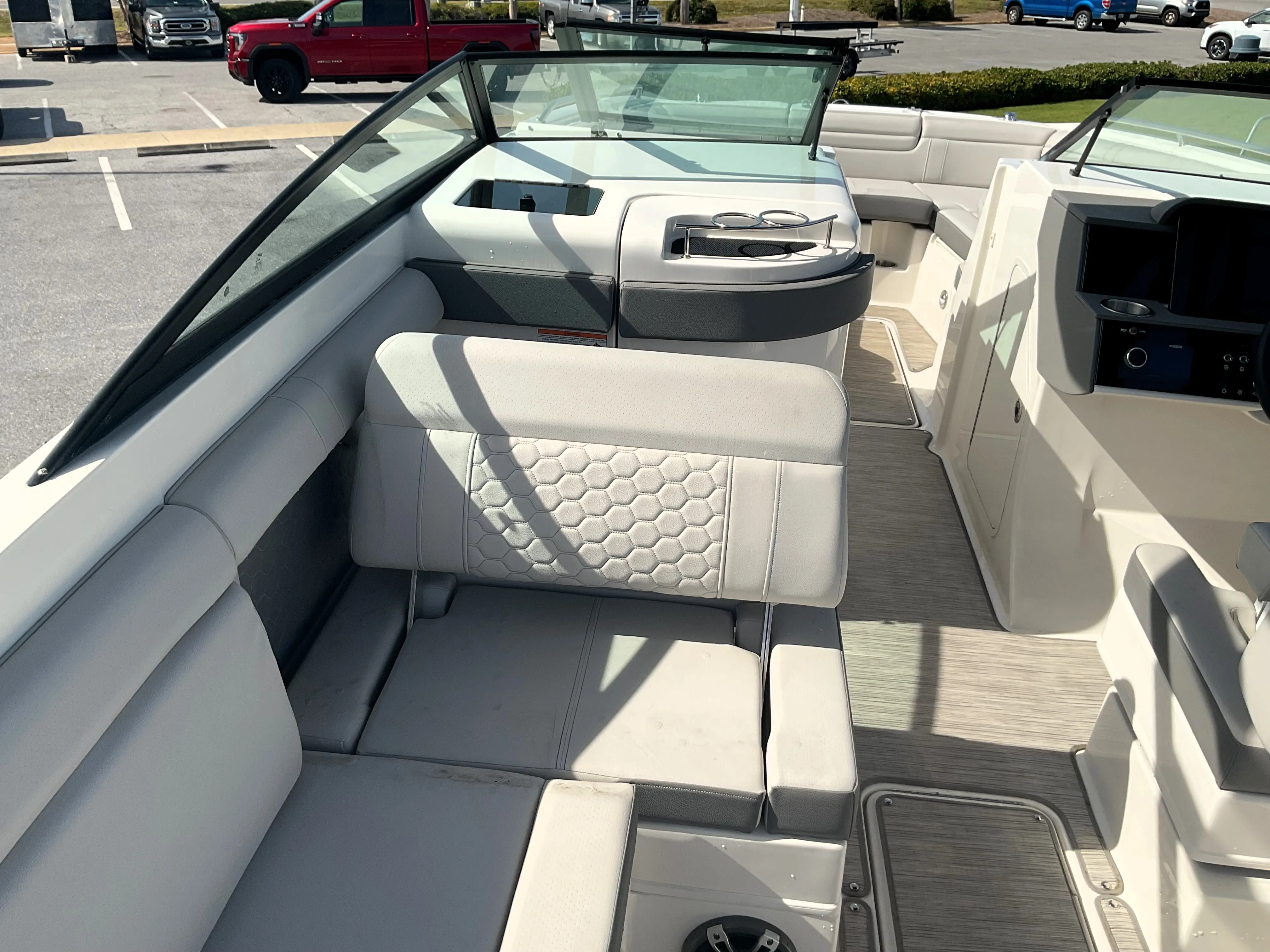 2025 Sea Ray SDX 290 Outboard Image Thumbnail #27