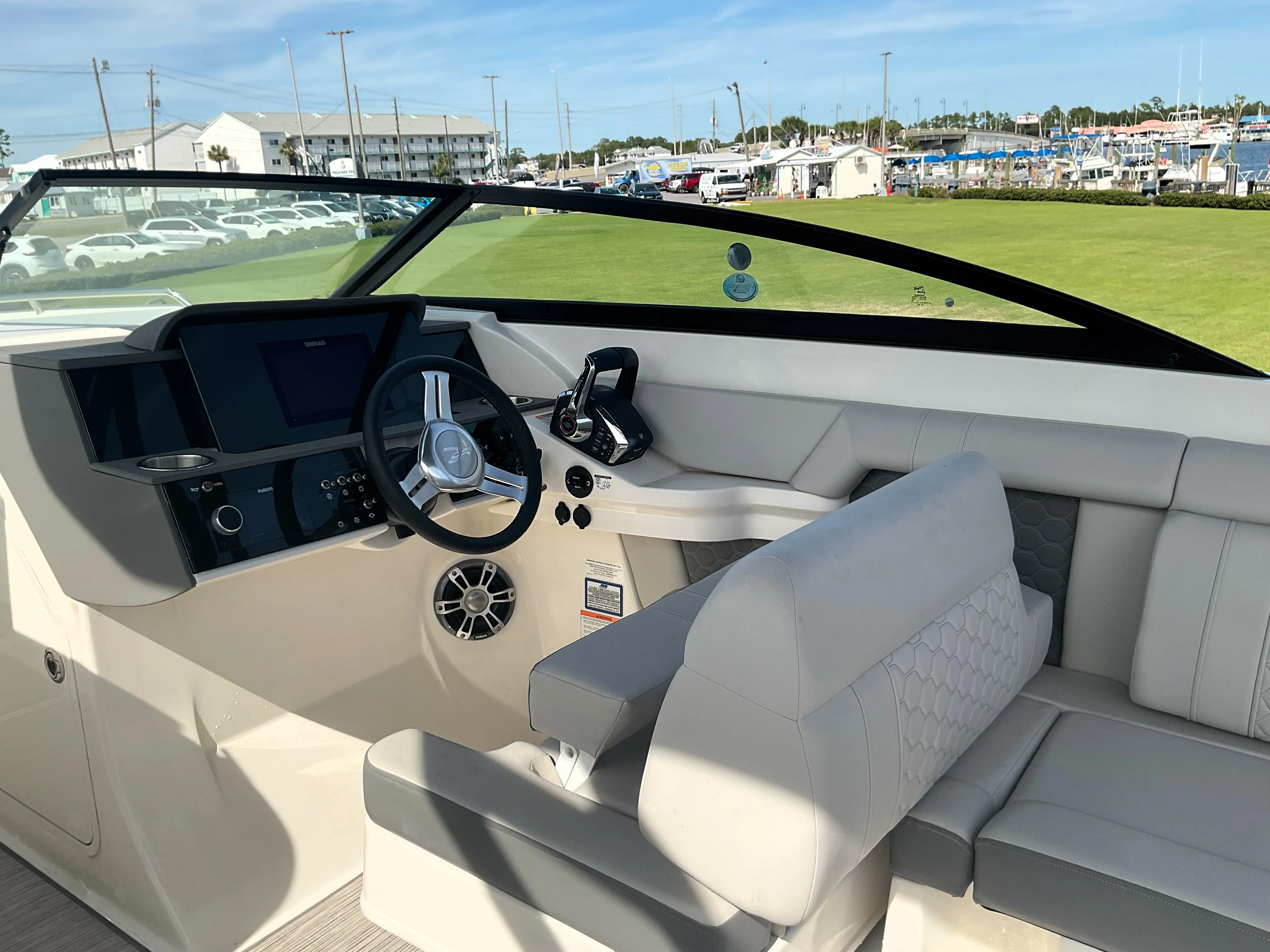 2025 Sea Ray SDX 290 Outboard Image Thumbnail #24