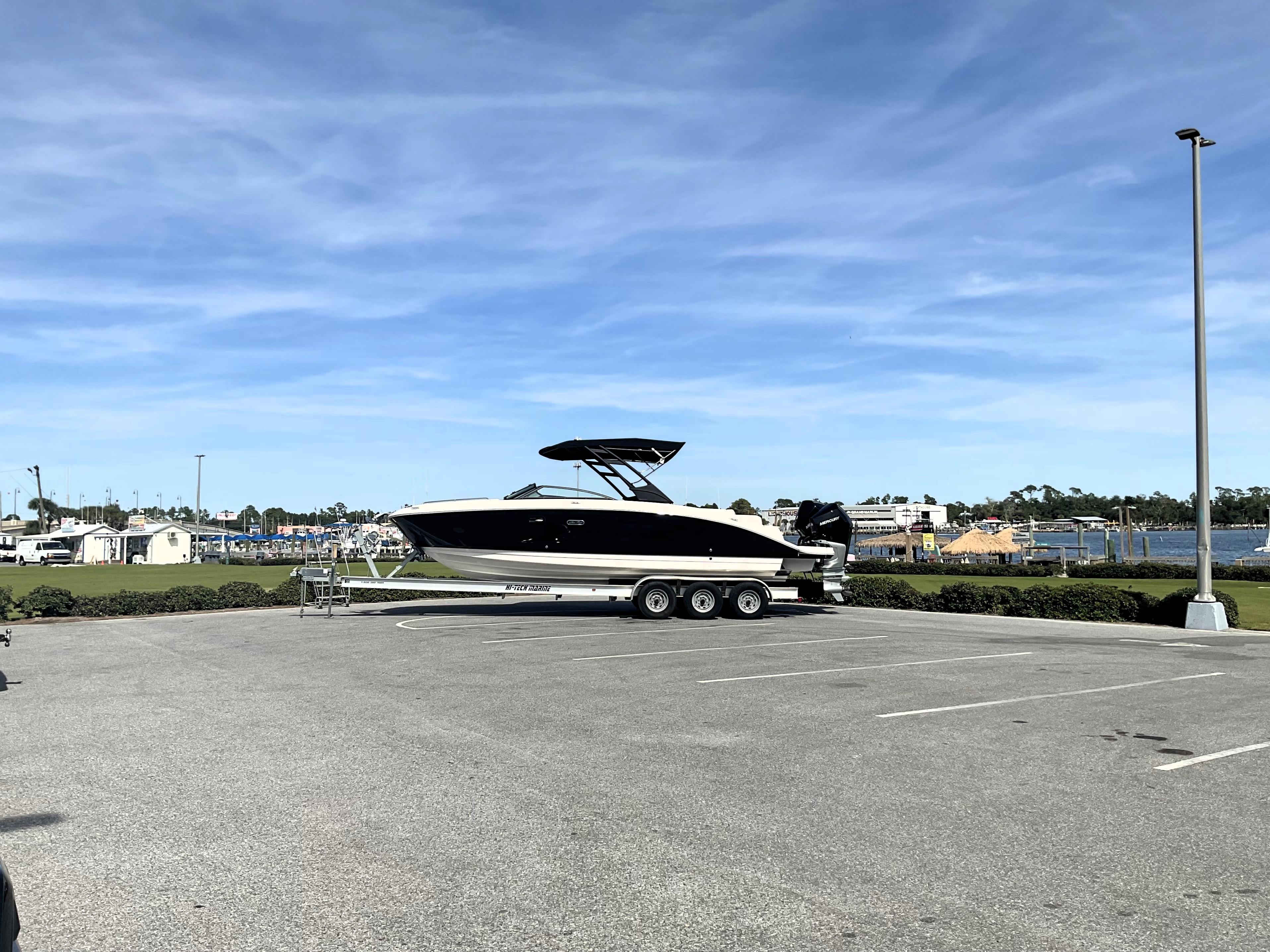 2025 Sea Ray SDX 290 Outboard Image Thumbnail #2