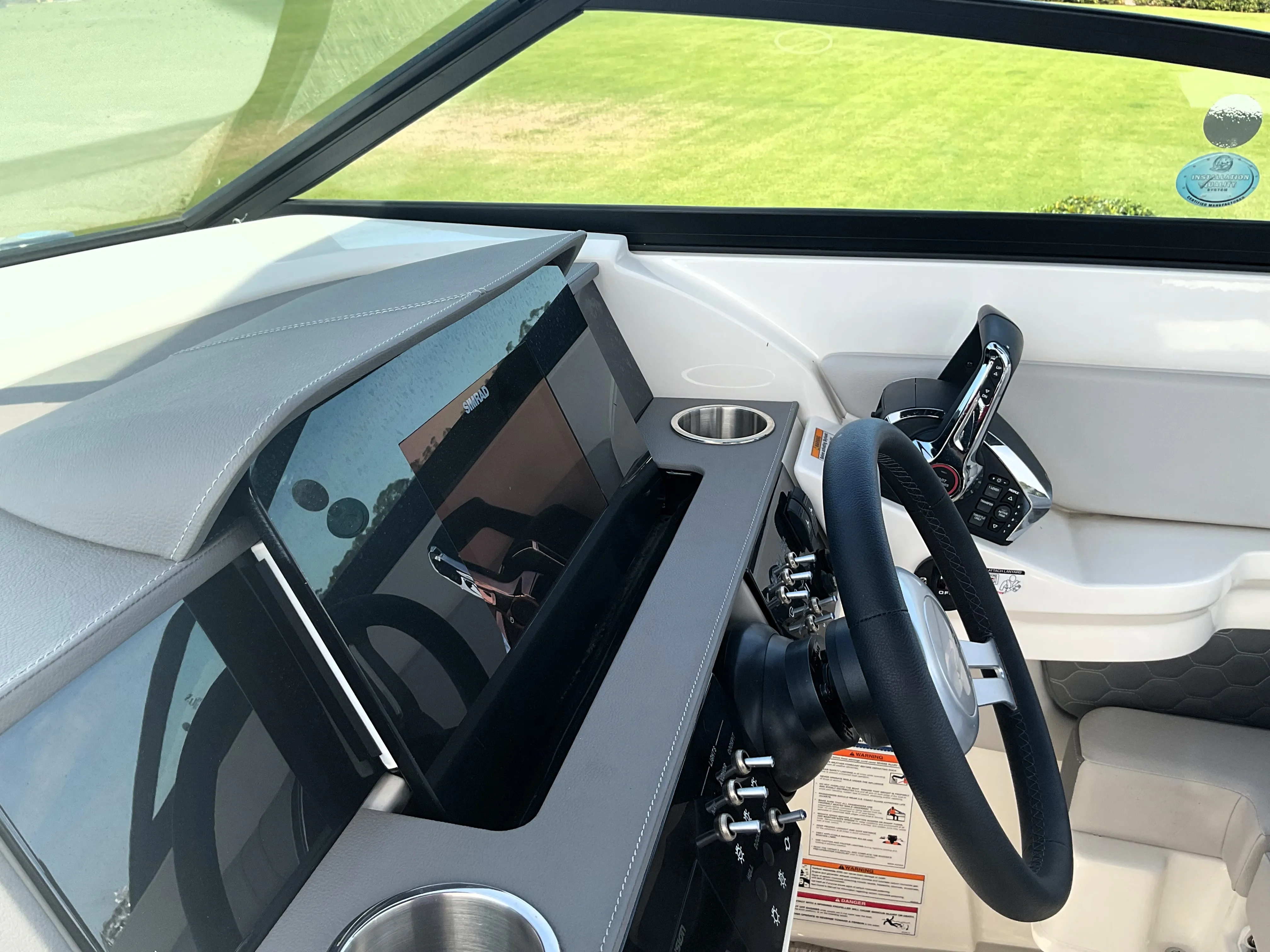 2025 Sea Ray SDX 290 Outboard Image Thumbnail #38