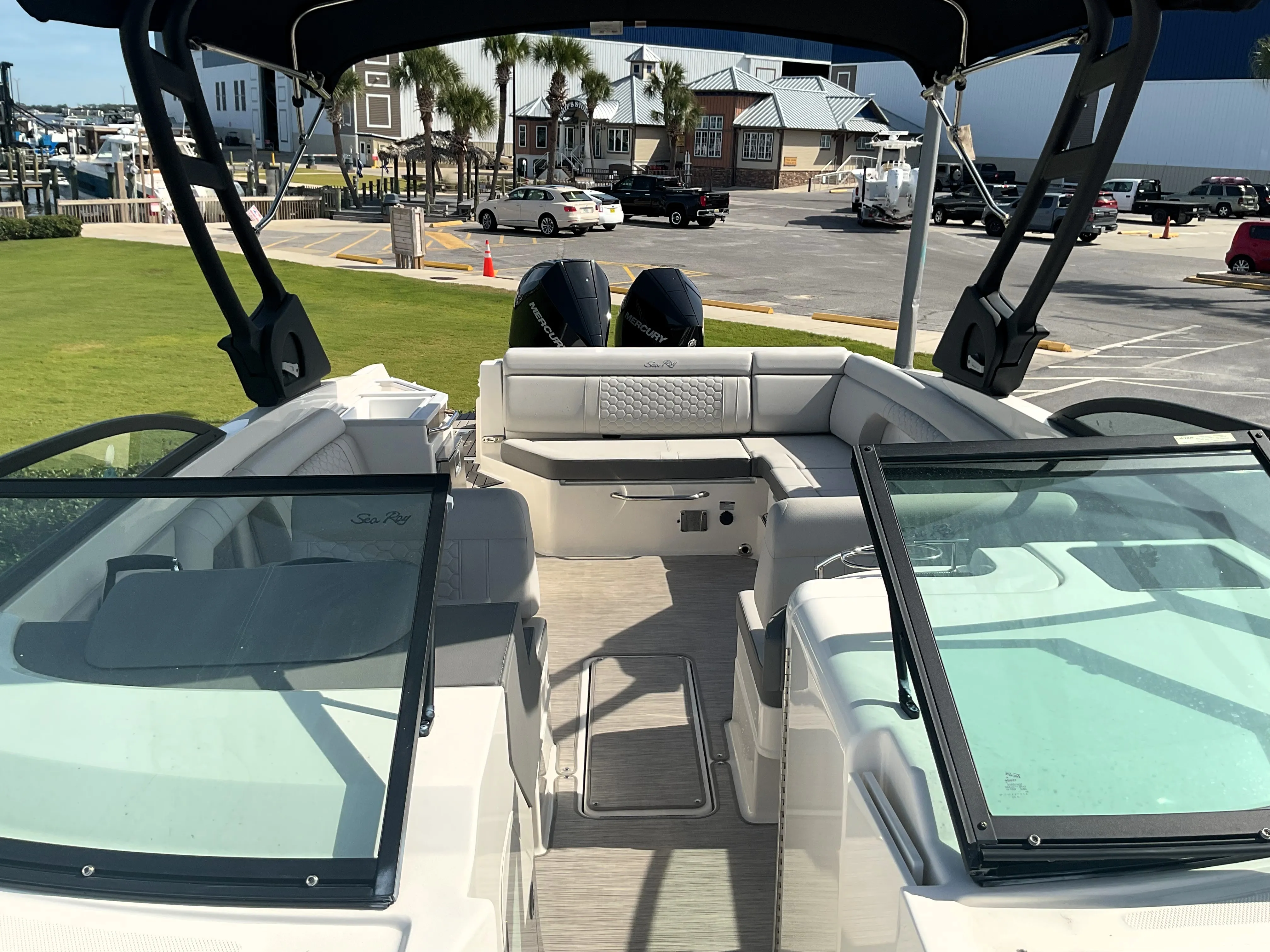 2025 Sea Ray SDX 290 Outboard Image Thumbnail #37