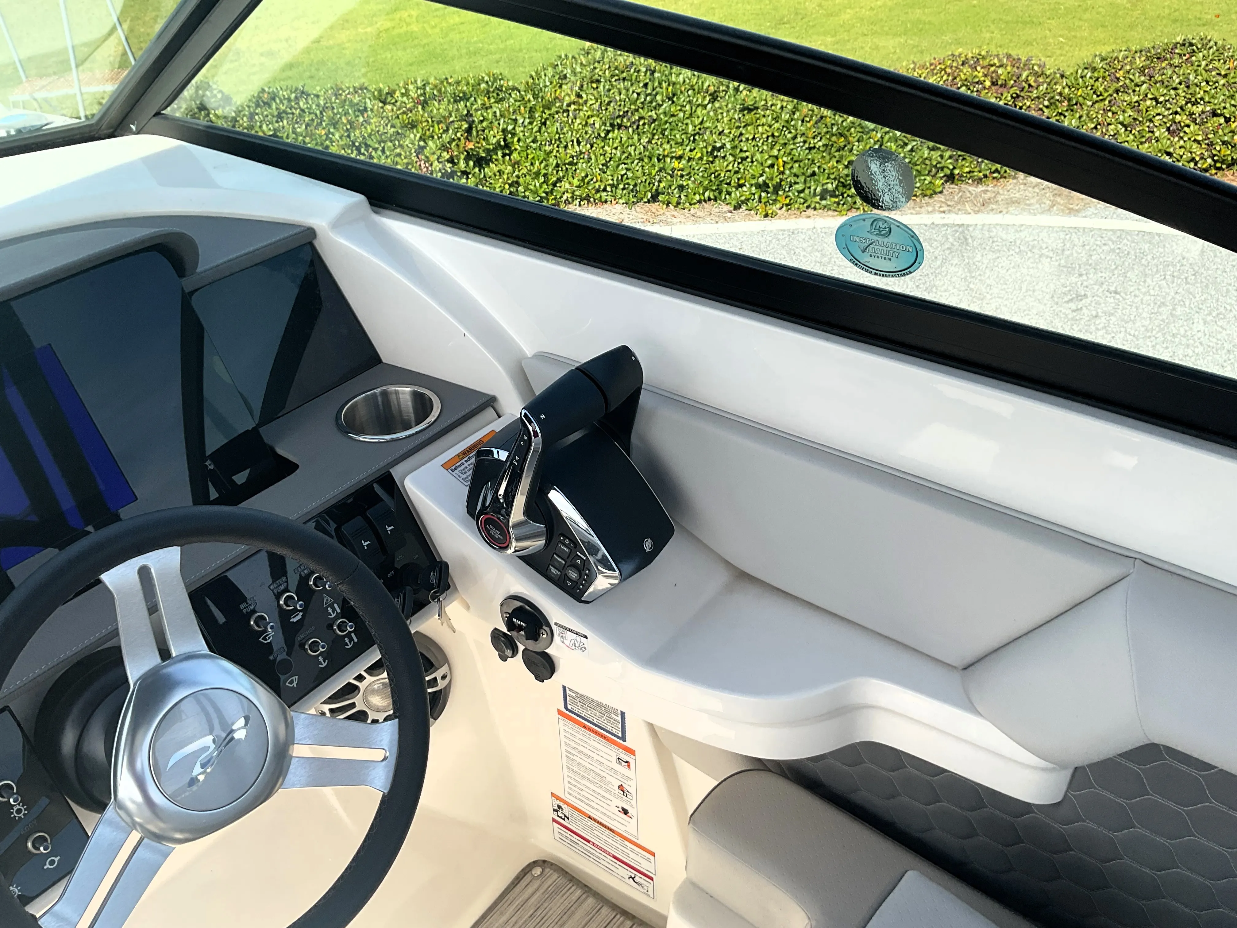 2025 Sea Ray SDX 290 Outboard Image Thumbnail #23