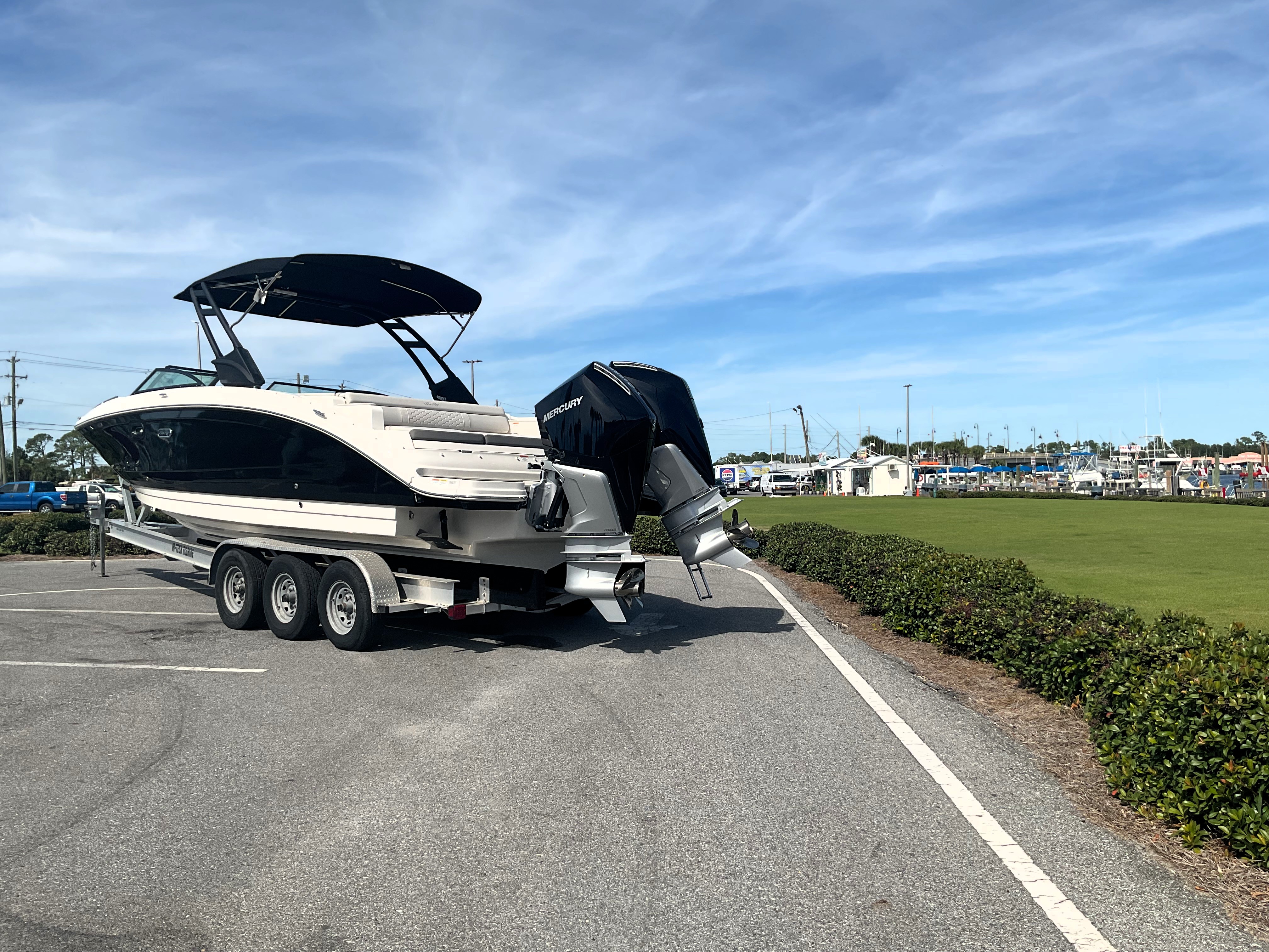 2025 Sea Ray SDX 290 Outboard Image Thumbnail #3