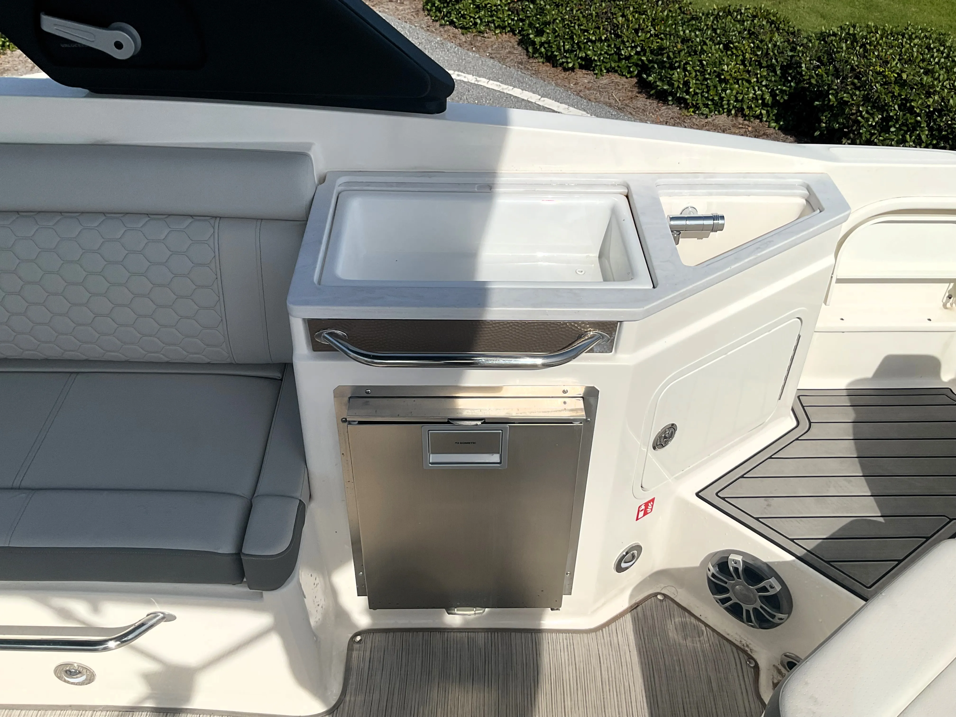 2025 Sea Ray SDX 290 Outboard Image Thumbnail #20