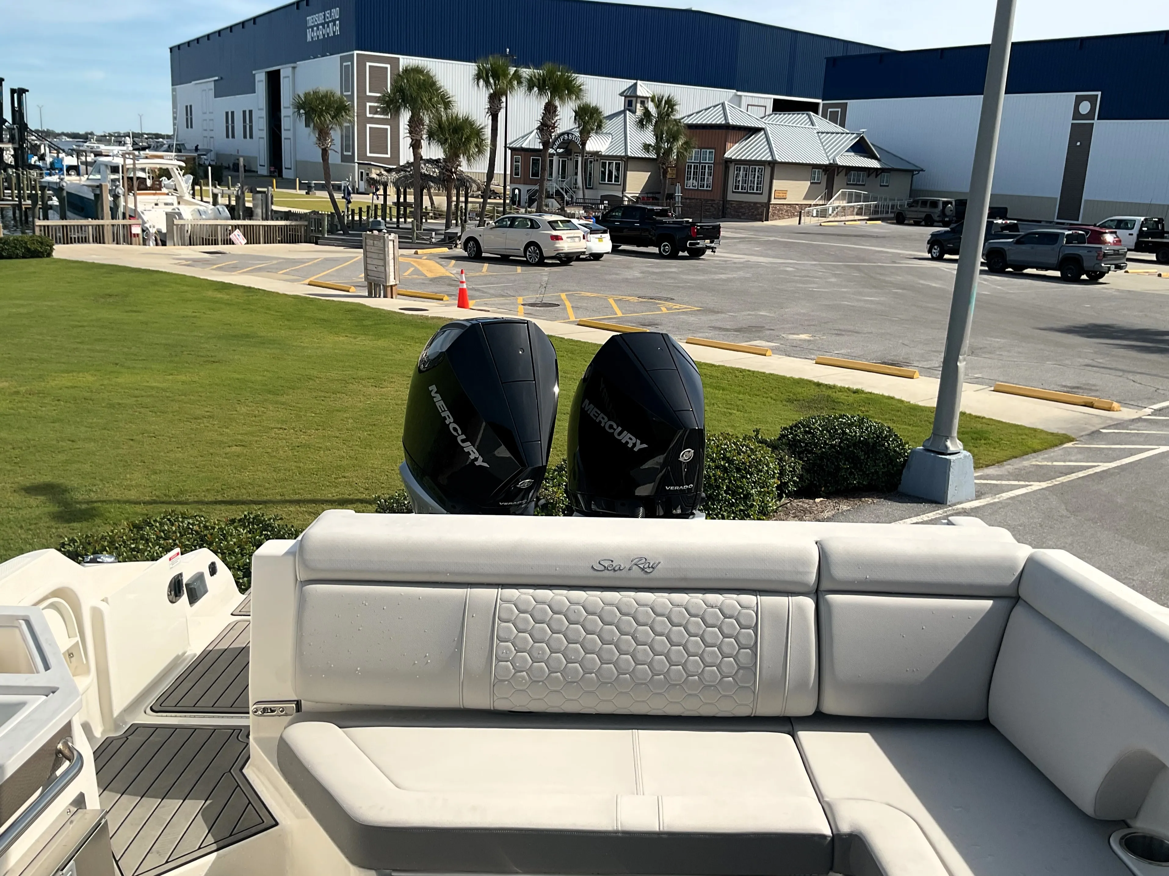 2025 Sea Ray SDX 290 Outboard Image Thumbnail #13