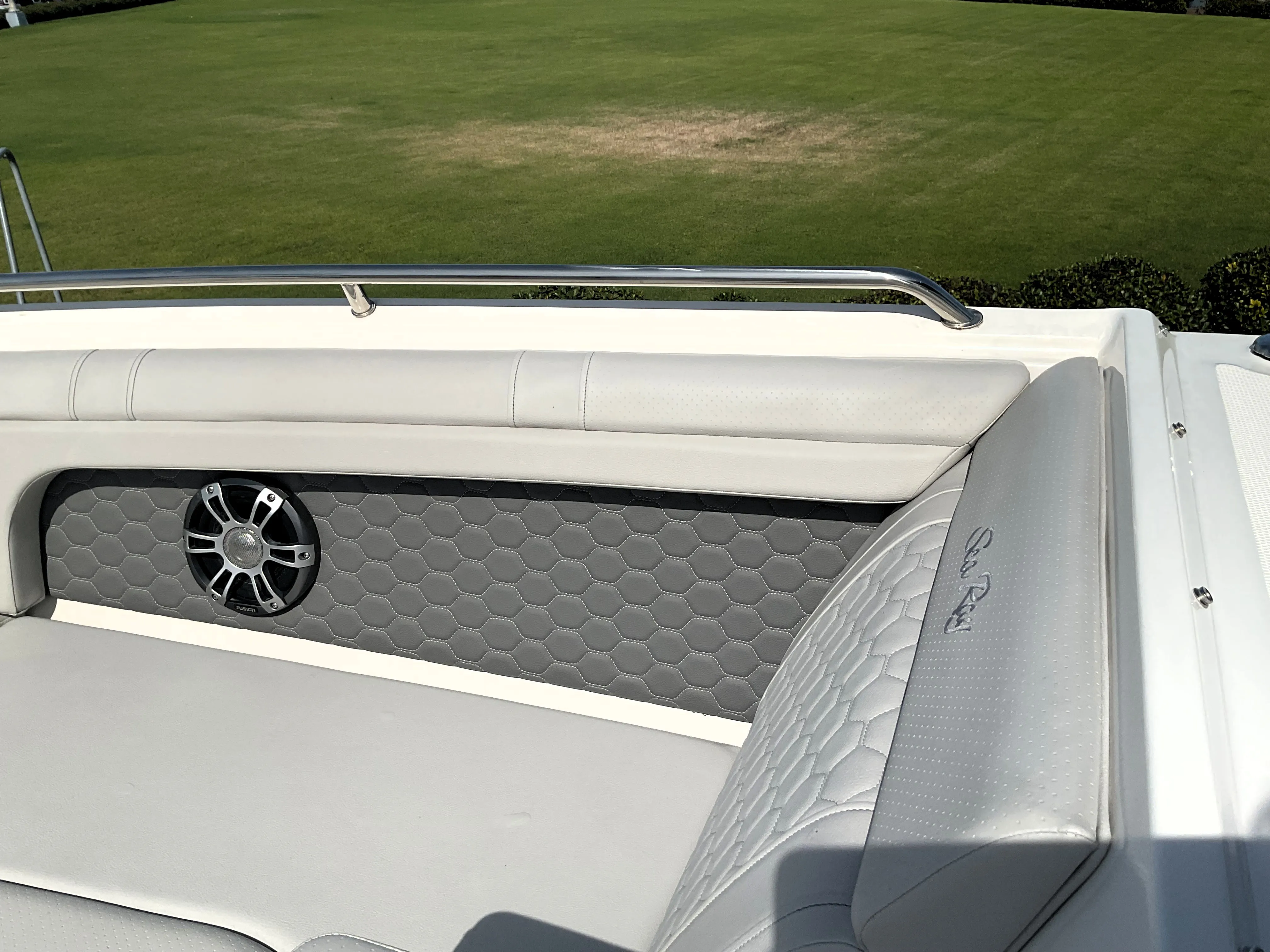 2025 Sea Ray SDX 290 Outboard Image Thumbnail #32