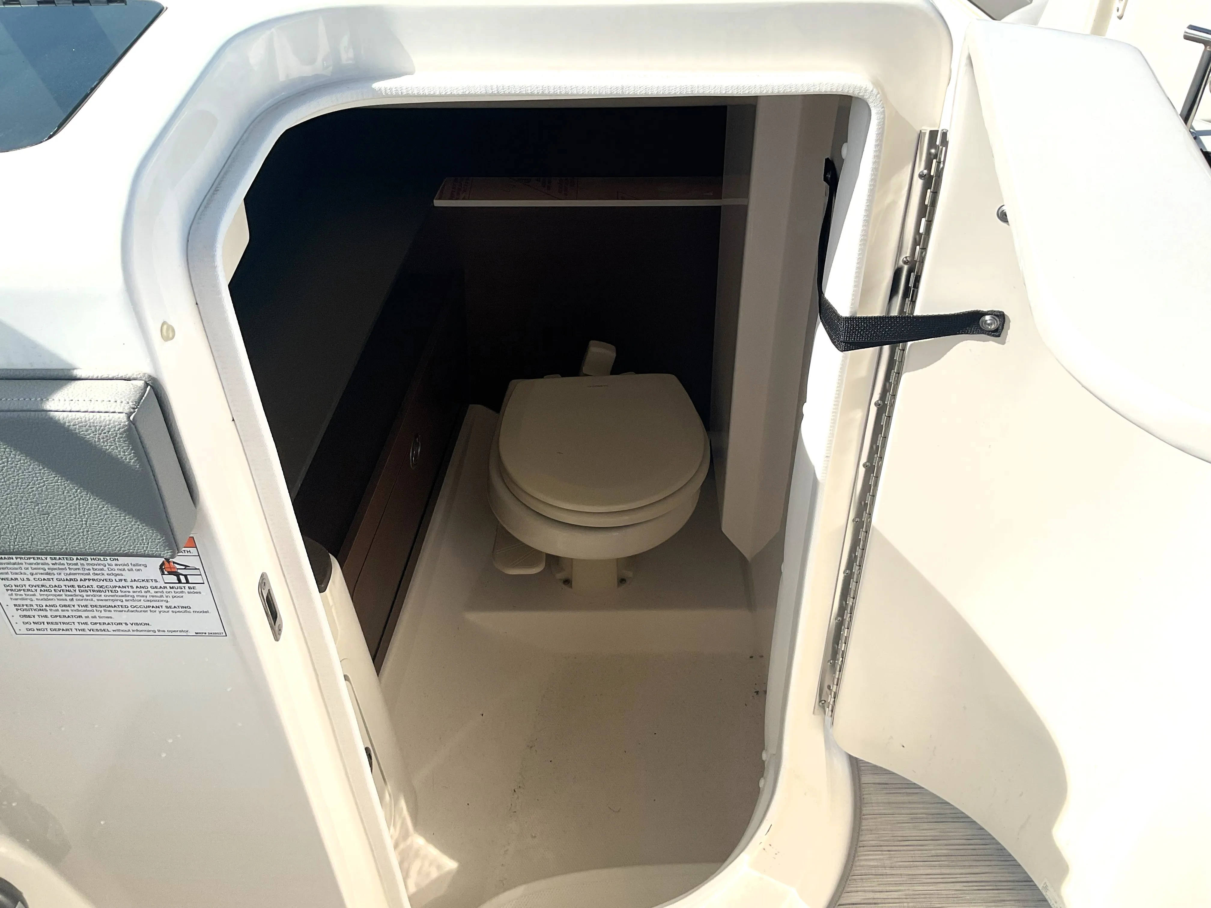 2025 Sea Ray SDX 290 Outboard Image Thumbnail #29