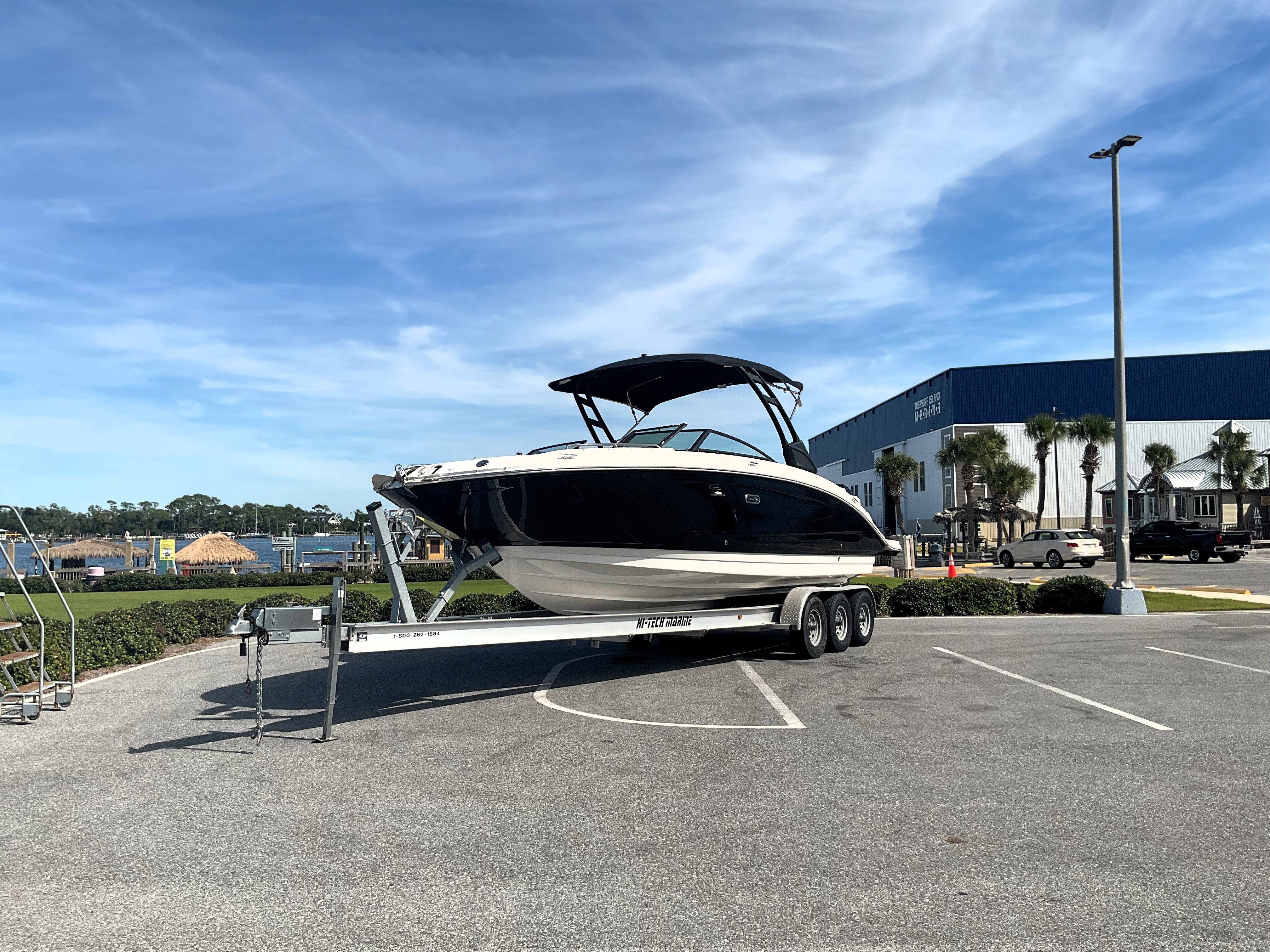 2025 Sea Ray SDX 290 Outboard Image Thumbnail #5