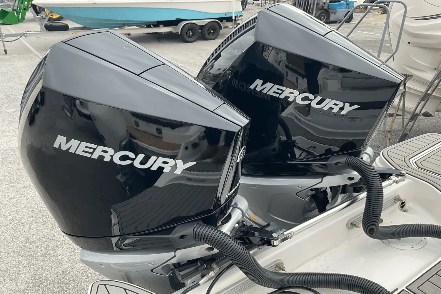 2025 Sea Ray SDX 290 Outboard Image Thumbnail #4