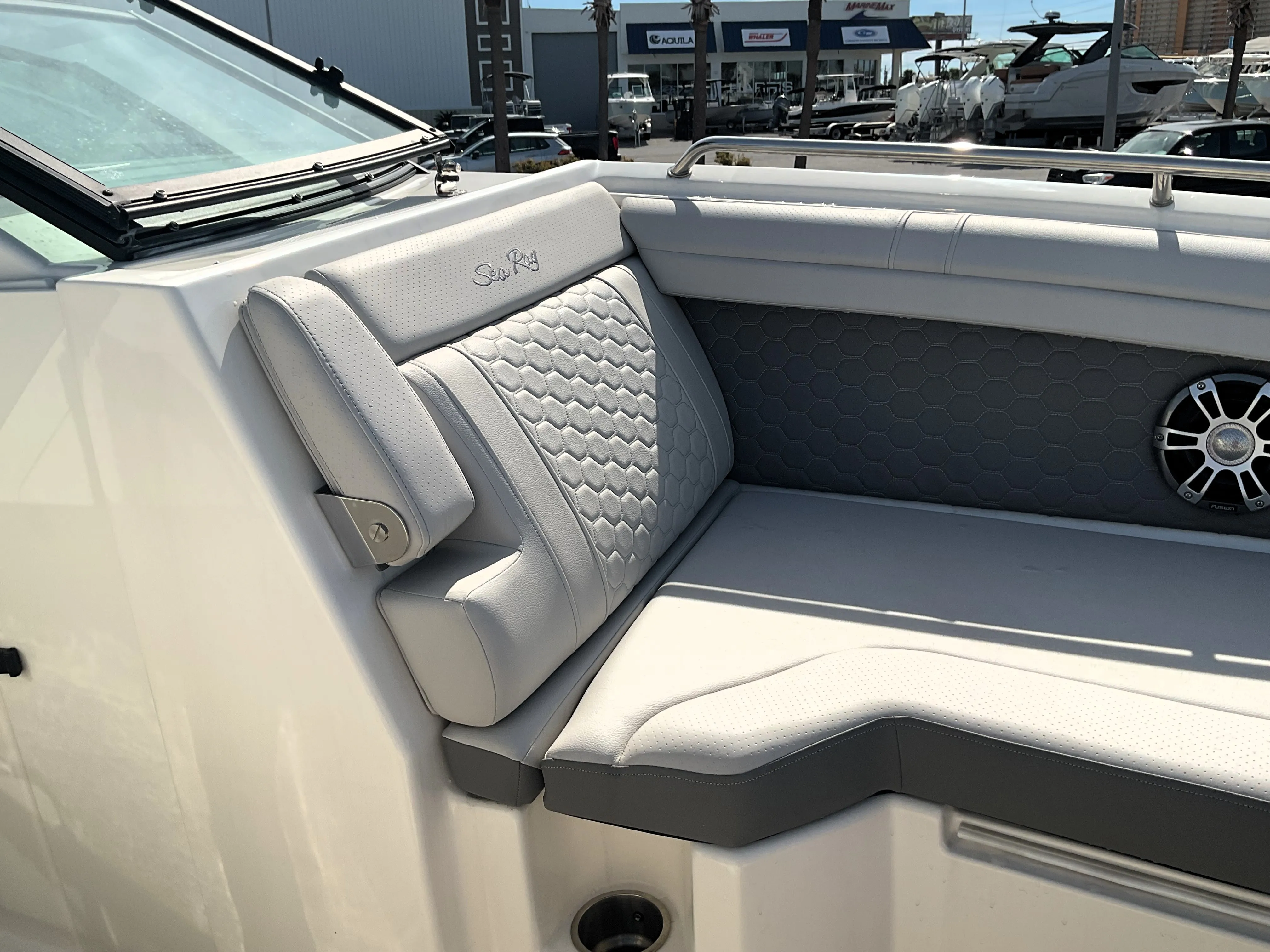 2025 Sea Ray SDX 290 Outboard Image Thumbnail #36