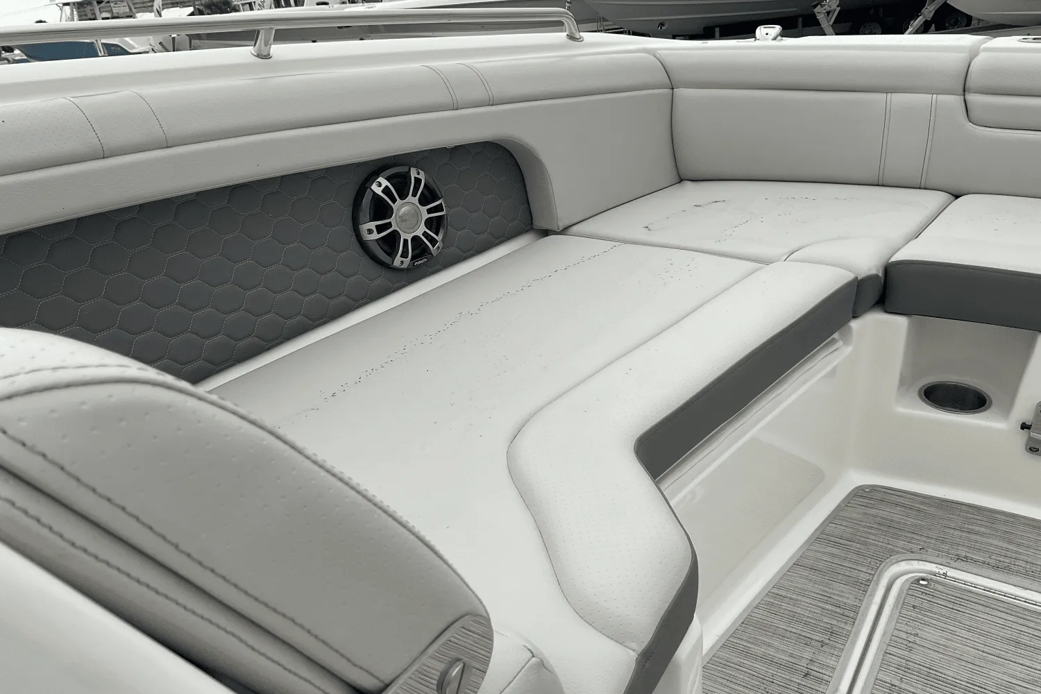 2025 Sea Ray SDX 290 Outboard Image Thumbnail #17