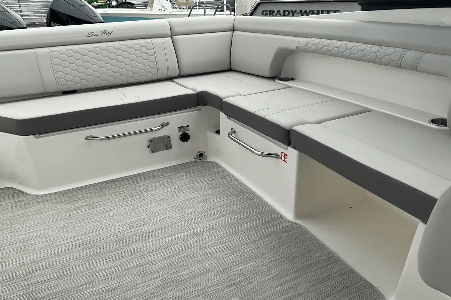 2025 Sea Ray SDX 290 Outboard Image Thumbnail #21