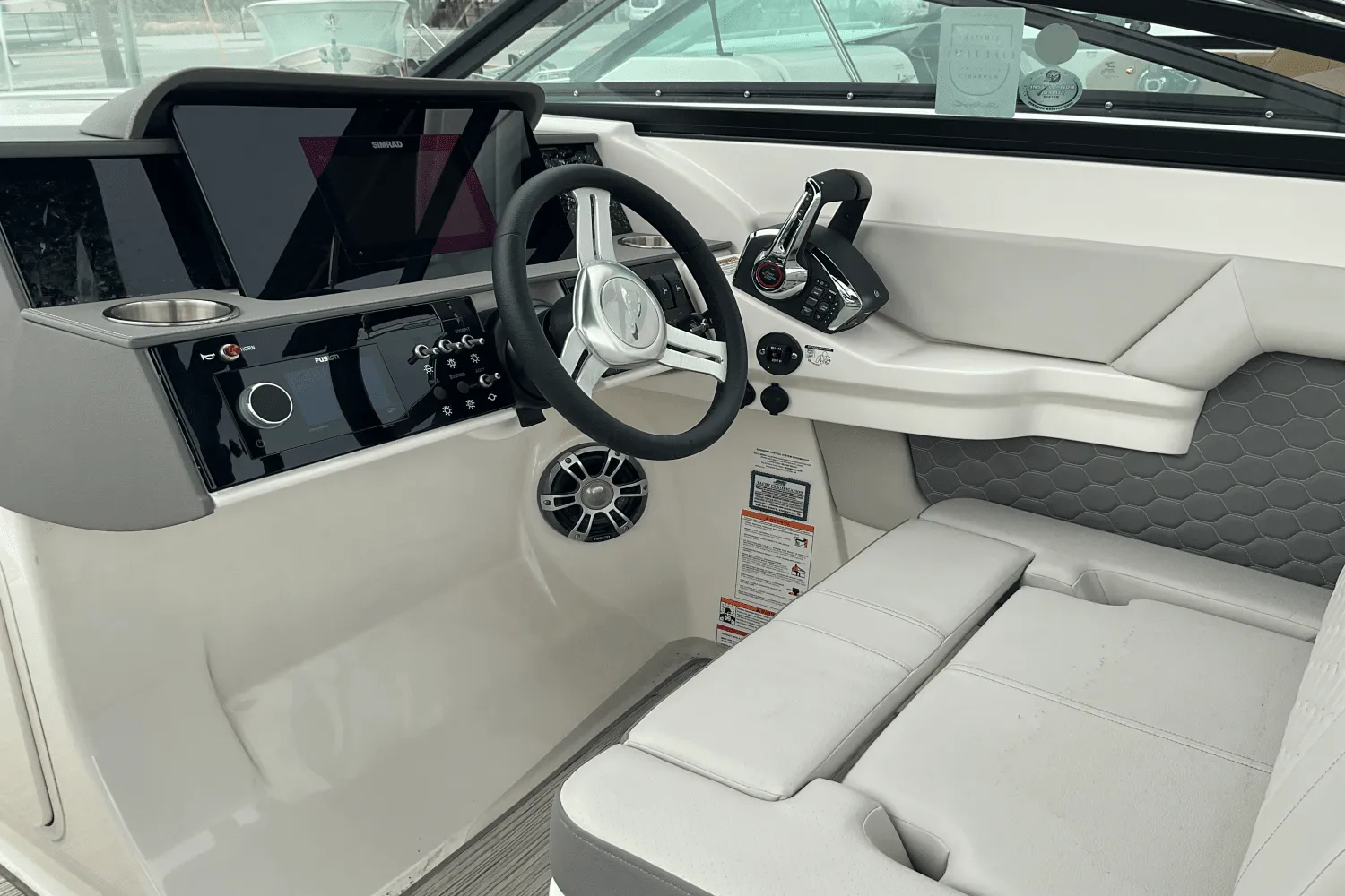 2025 Sea Ray SDX 290 Outboard Image Thumbnail #12