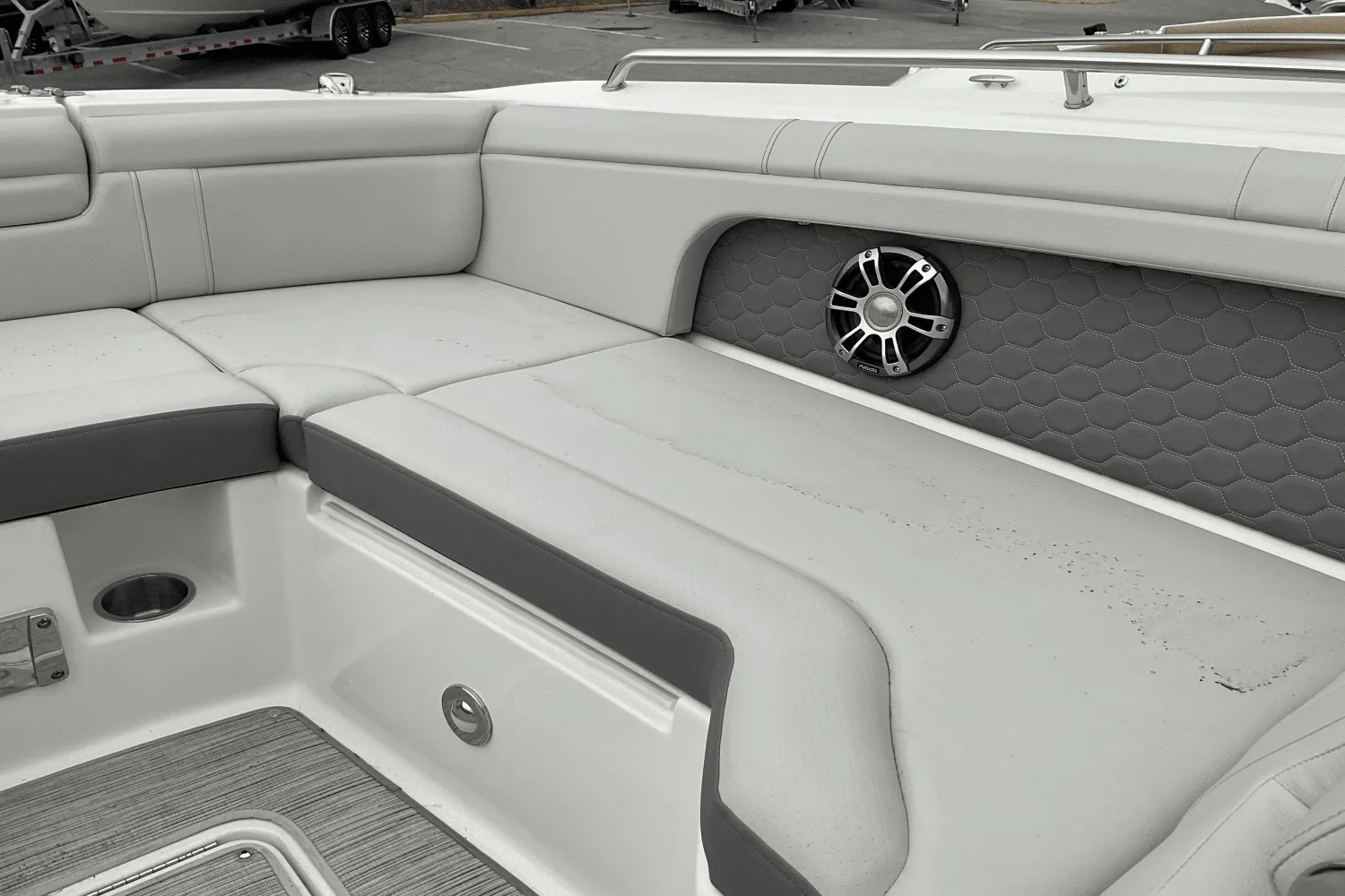 2025 Sea Ray SDX 290 Outboard Image Thumbnail #16