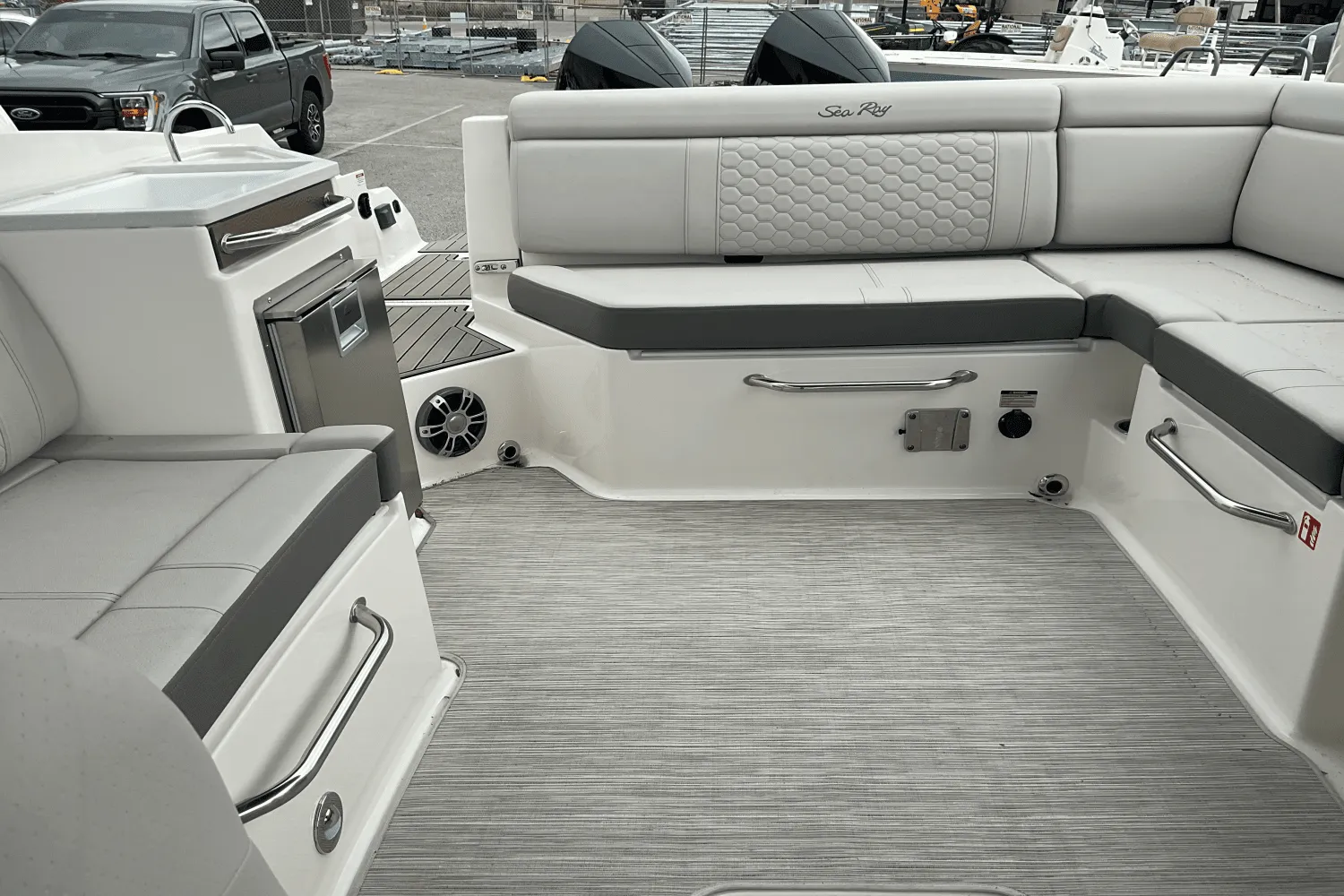 2025 Sea Ray SDX 290 Outboard Image Thumbnail #20