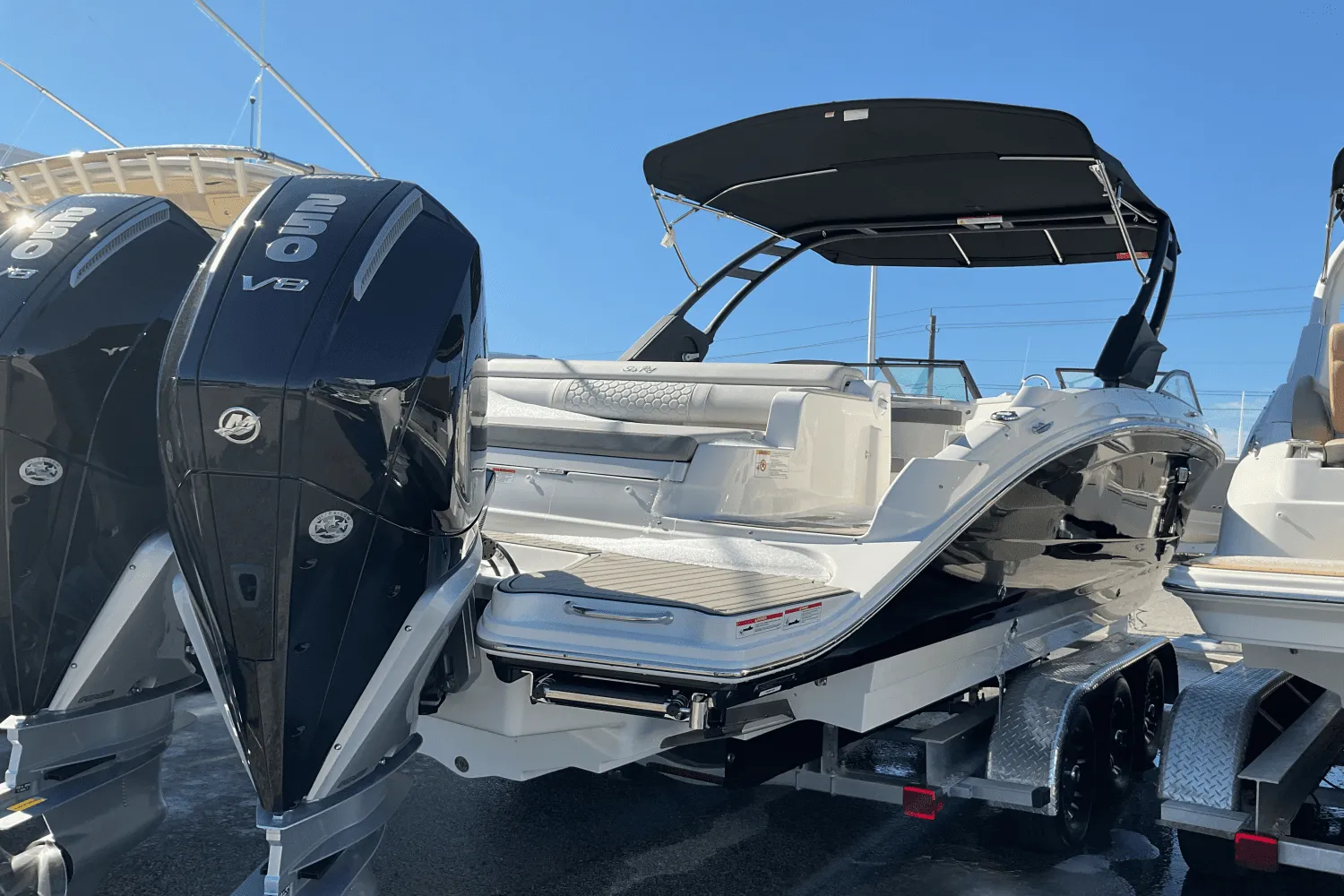 2025 Sea Ray SDX 290 Outboard Image Thumbnail #2