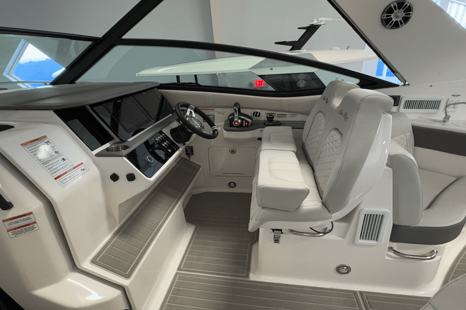 2025 Sea Ray Sundancer 320 Image Thumbnail #29