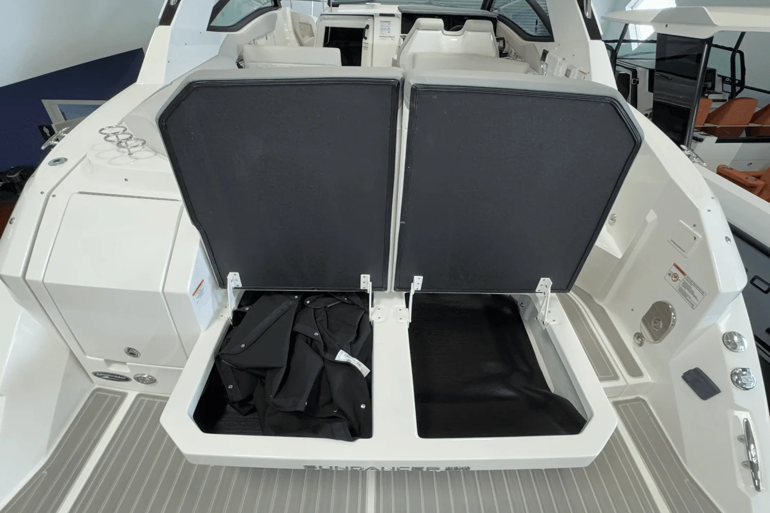 2025 Sea Ray Sundancer 320 Image Thumbnail #9