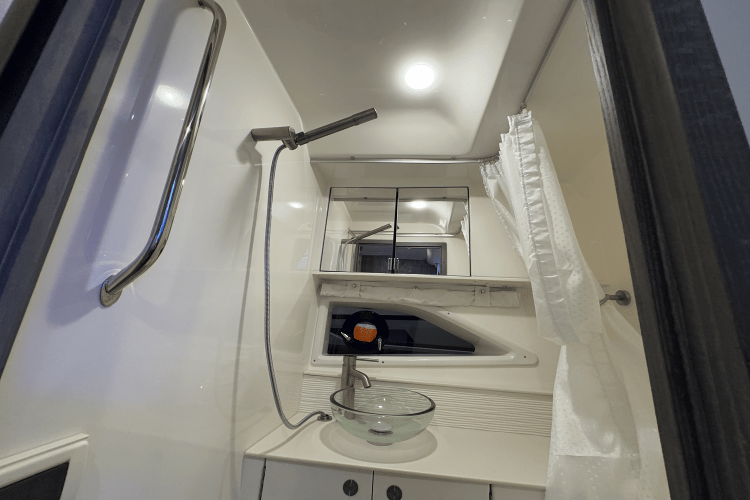 2025 Sea Ray Sundancer 320 Image Thumbnail #40