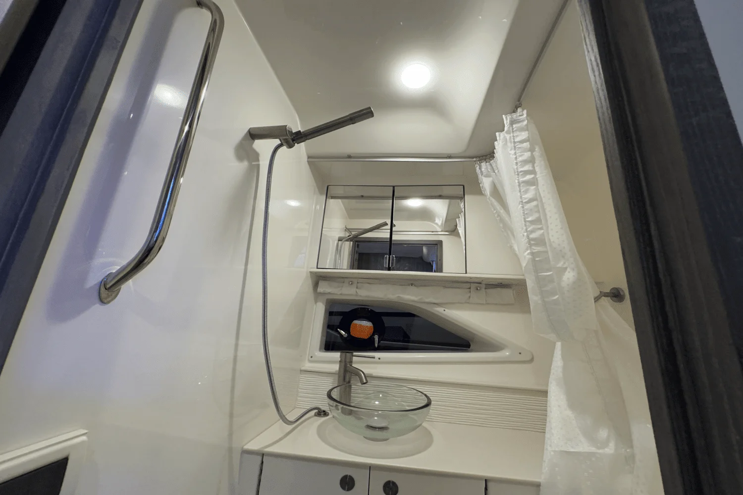 2025 Sea Ray Sundancer 320 Image Thumbnail #40