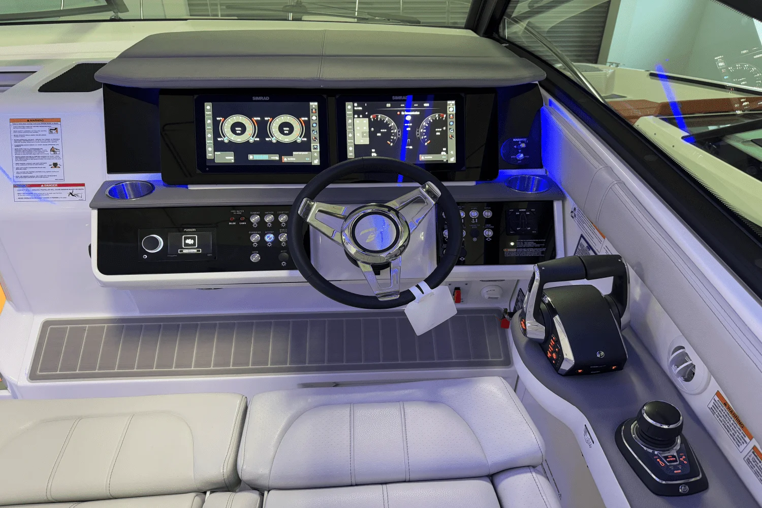 2025 Sea Ray Sundancer 320 Image Thumbnail #31