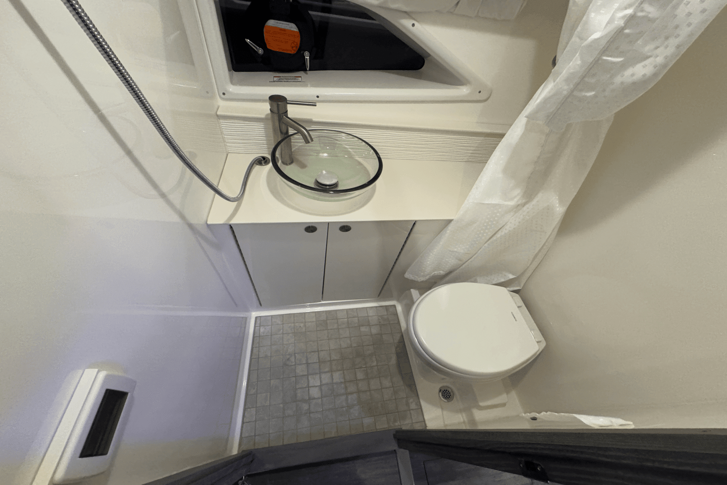 2025 Sea Ray Sundancer 320 Image Thumbnail #39