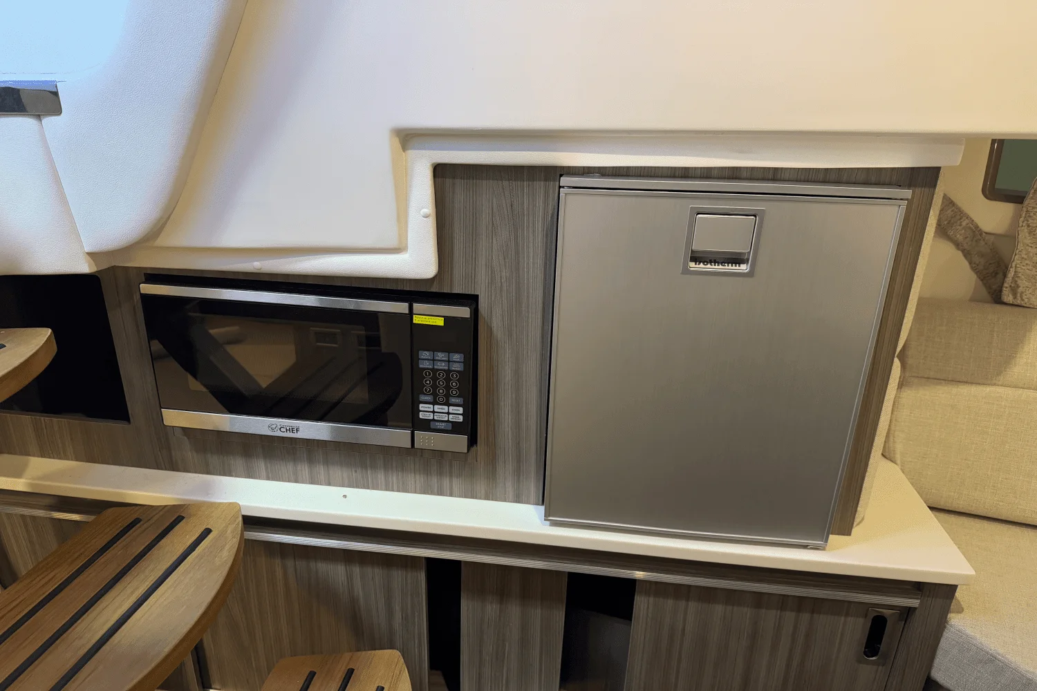 2025 Sea Ray Sundancer 320 Image Thumbnail #36