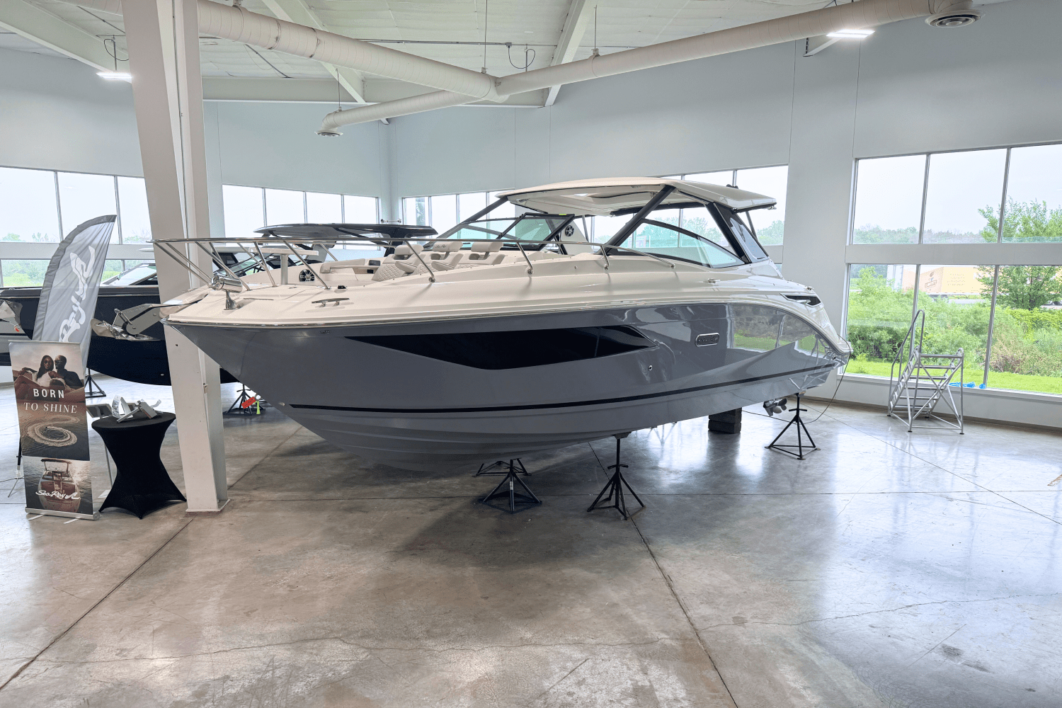 2025 Sea Ray Sundancer 320 Image Thumbnail #0