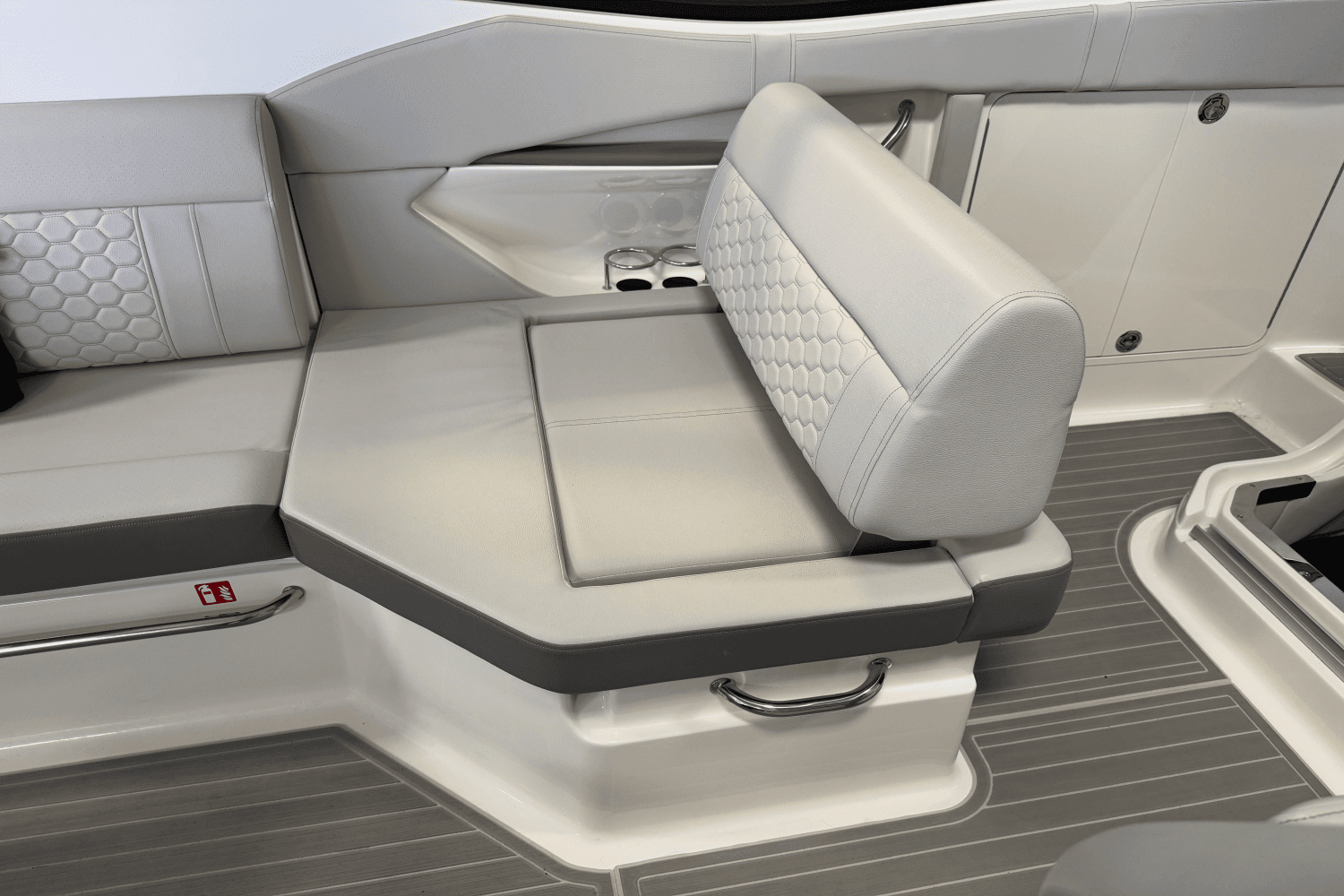 2025 Sea Ray Sundancer 320 Image Thumbnail #26