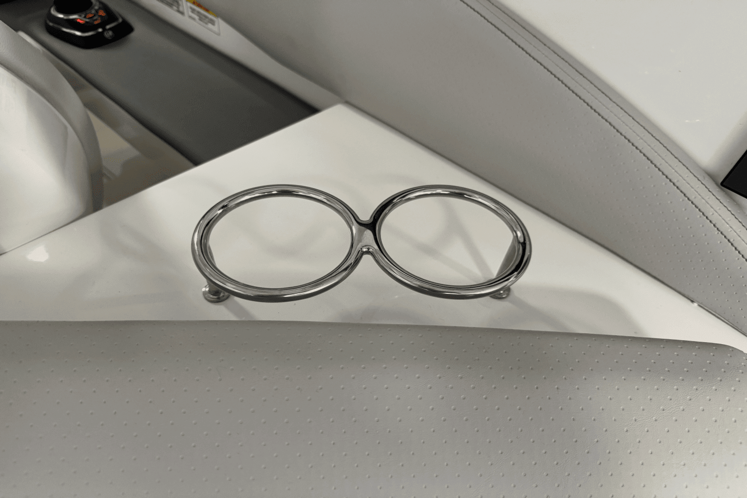 2025 Sea Ray Sundancer 320 Image Thumbnail #23