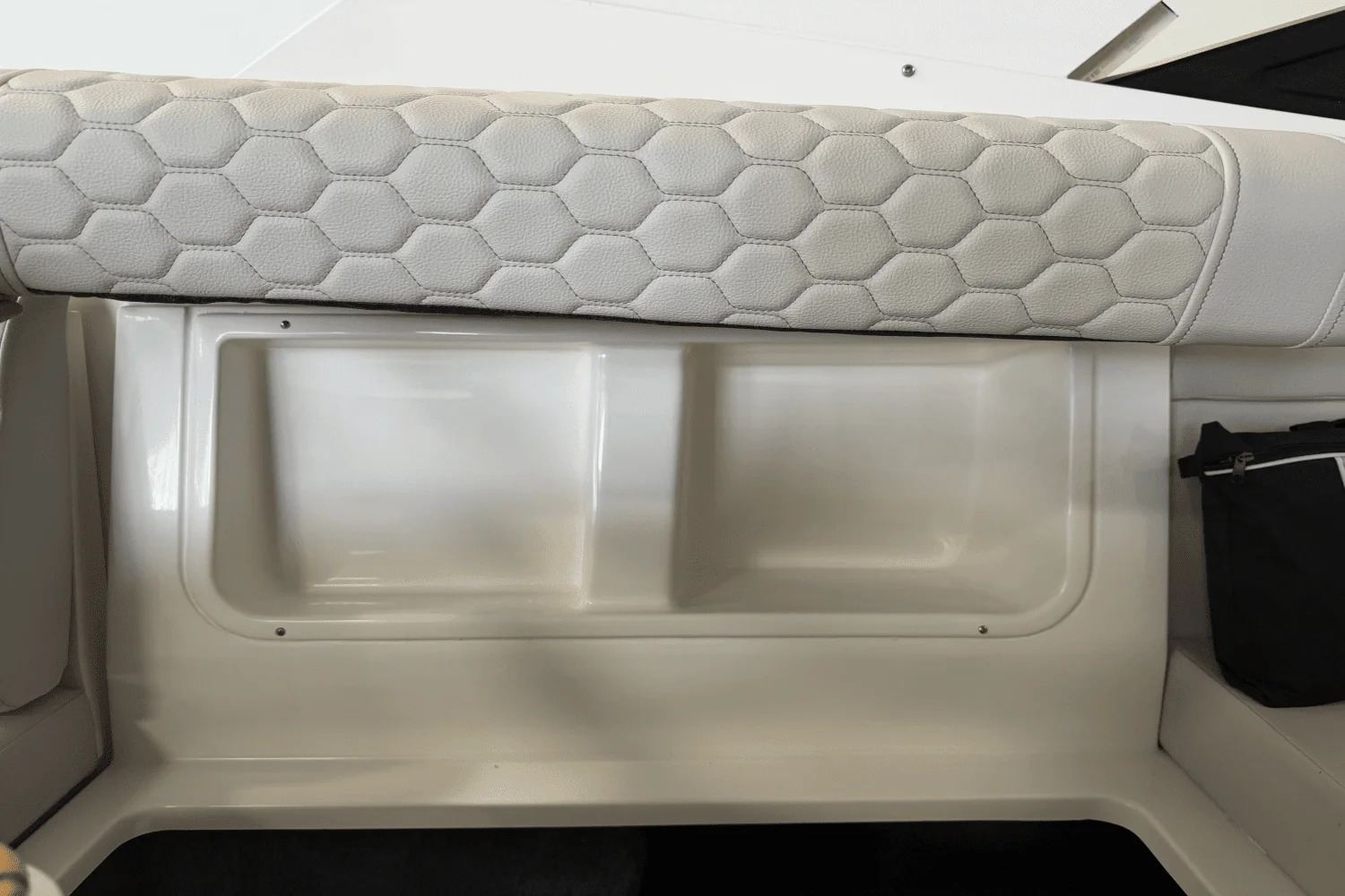 2025 Sea Ray Sundancer 320 Image Thumbnail #24