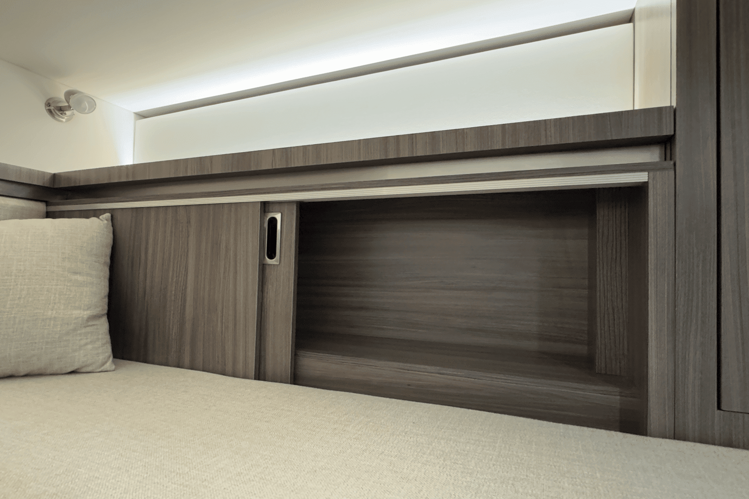 2025 Sea Ray Sundancer 320 Image Thumbnail #44