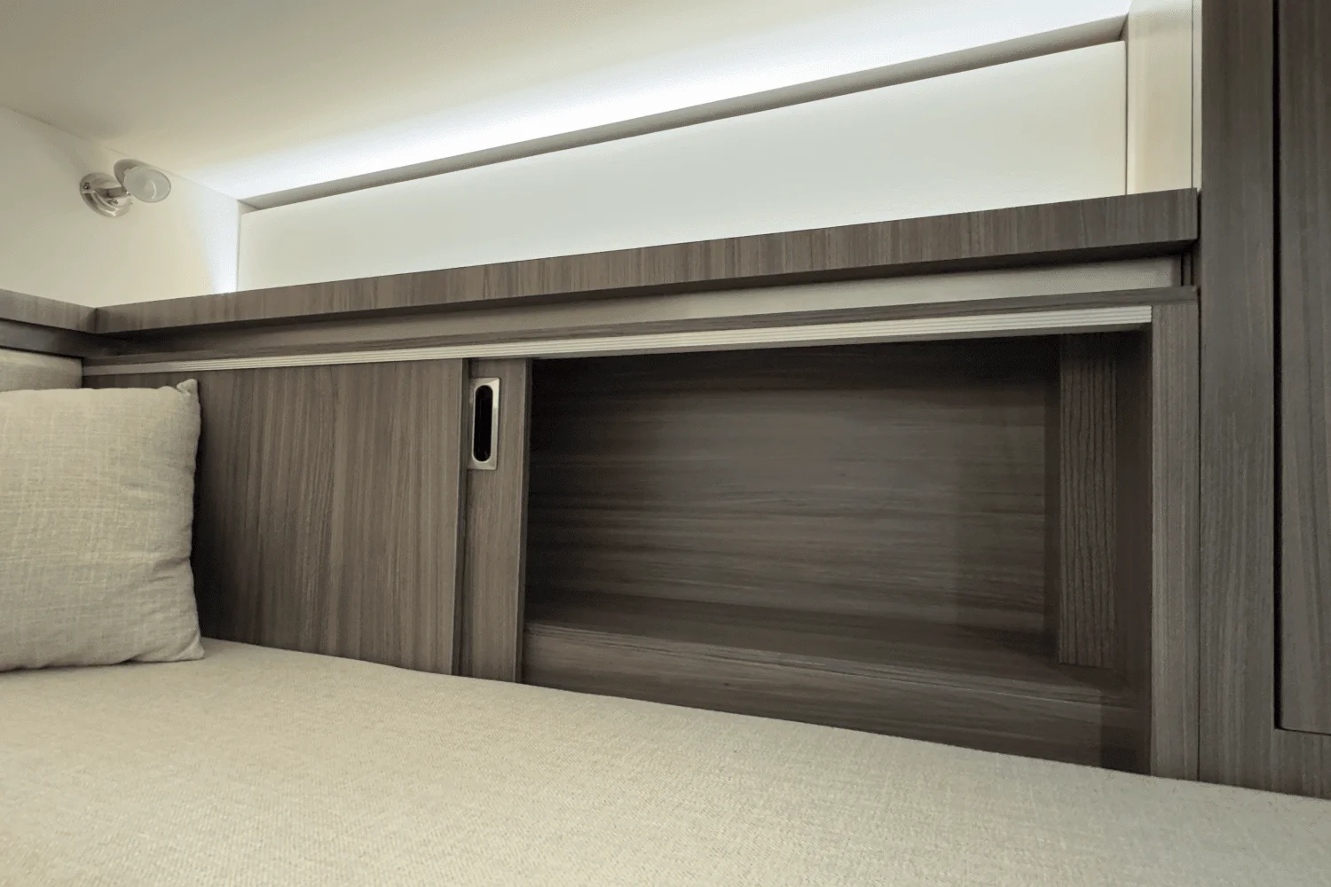 2025 Sea Ray Sundancer 320 Image Thumbnail #44