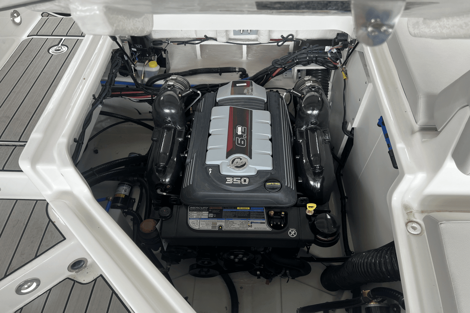 2025 Sea Ray SDX 270 Surf Image Thumbnail #14
