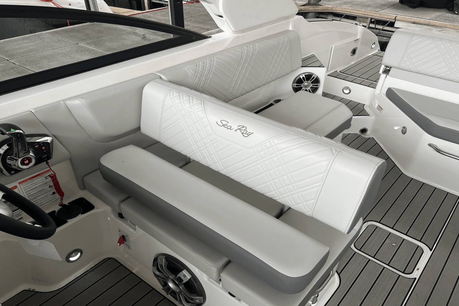 2025 Sea Ray SDX 270 Surf Image Thumbnail #7