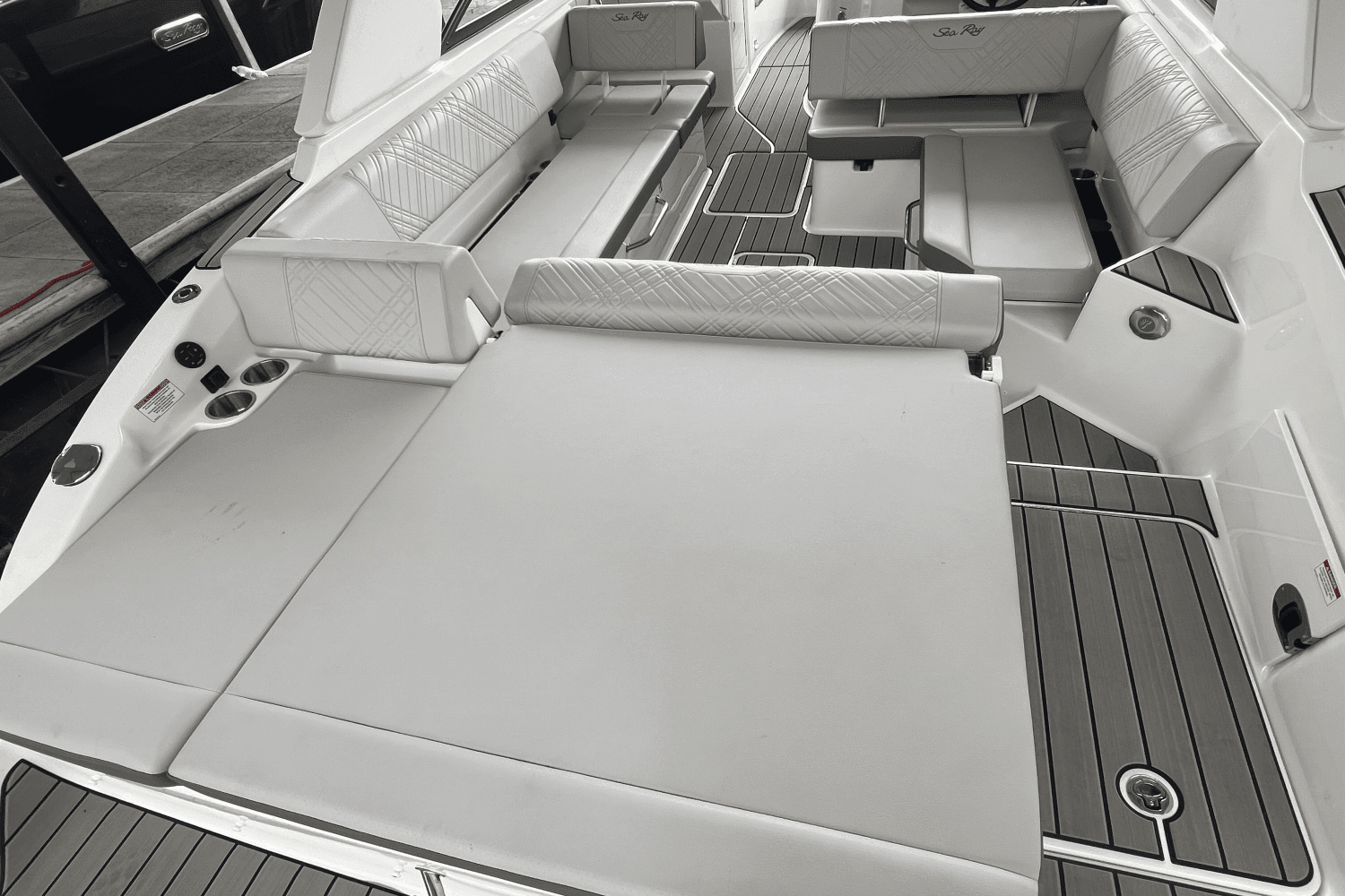 2025 Sea Ray SDX 270 Surf Image Thumbnail #13