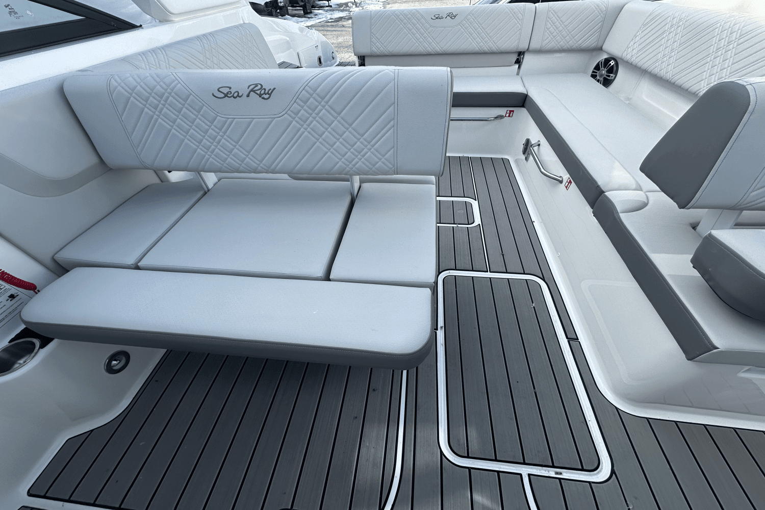 2025 Sea Ray SDX 270 Surf Image Thumbnail #37