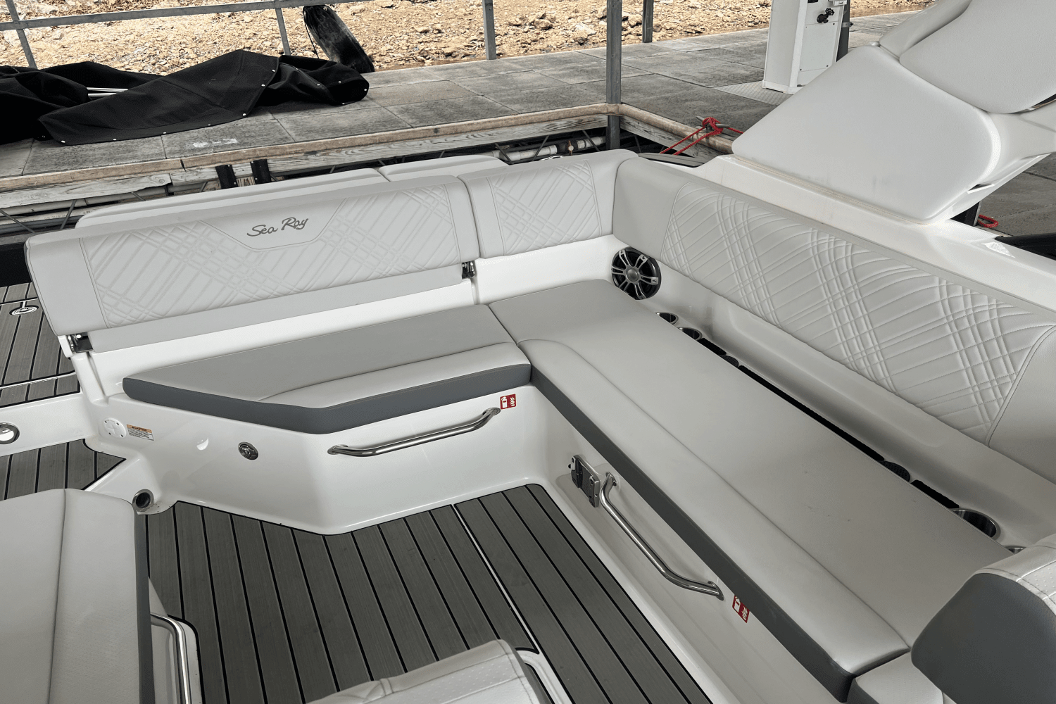 2025 Sea Ray SDX 270 Surf Image Thumbnail #8