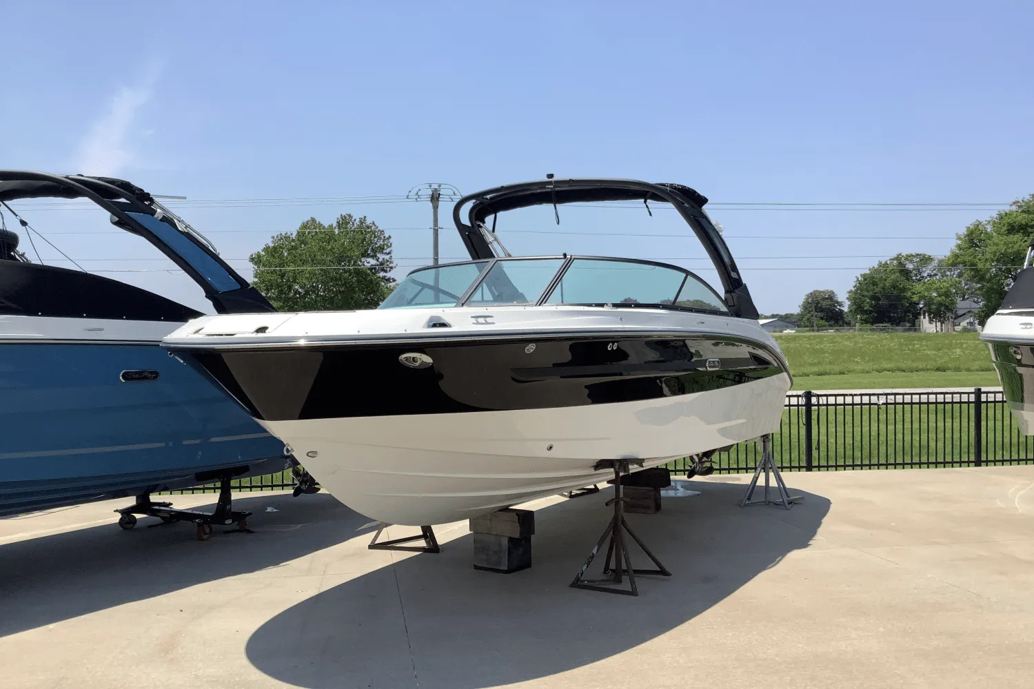 2025 Sea Ray SDX 250 Surf Image Thumbnail #0