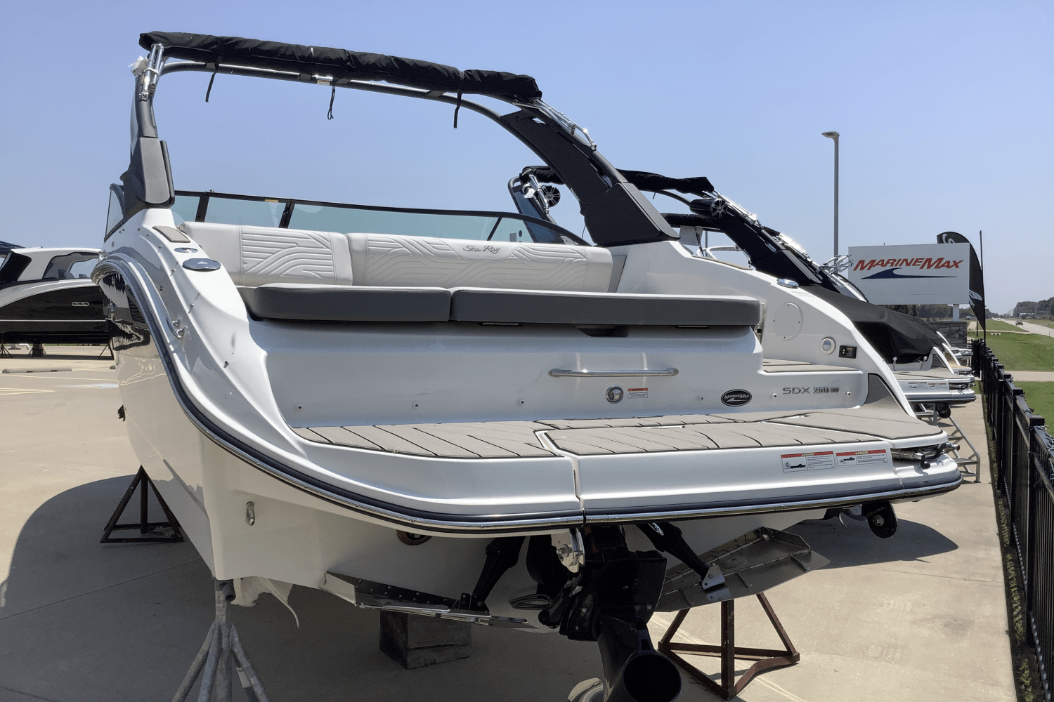 2025 Sea Ray SDX 250 Surf Image Thumbnail #4