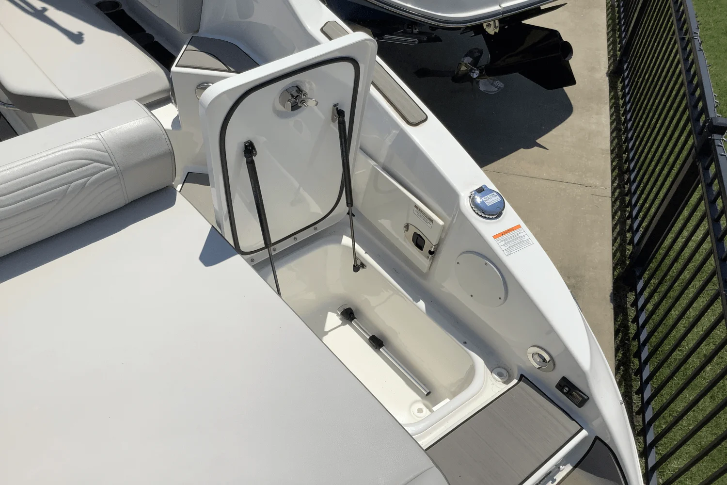 2025 Sea Ray SDX 250 Surf Image Thumbnail #10