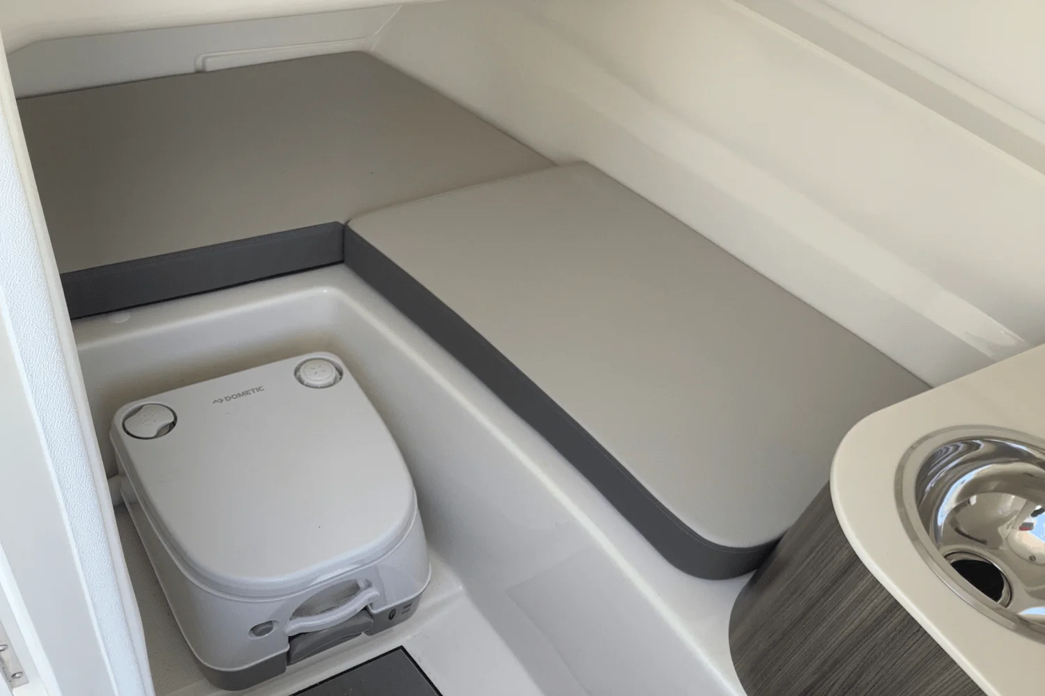 2025 Sea Ray SDX 250 Surf Image Thumbnail #27