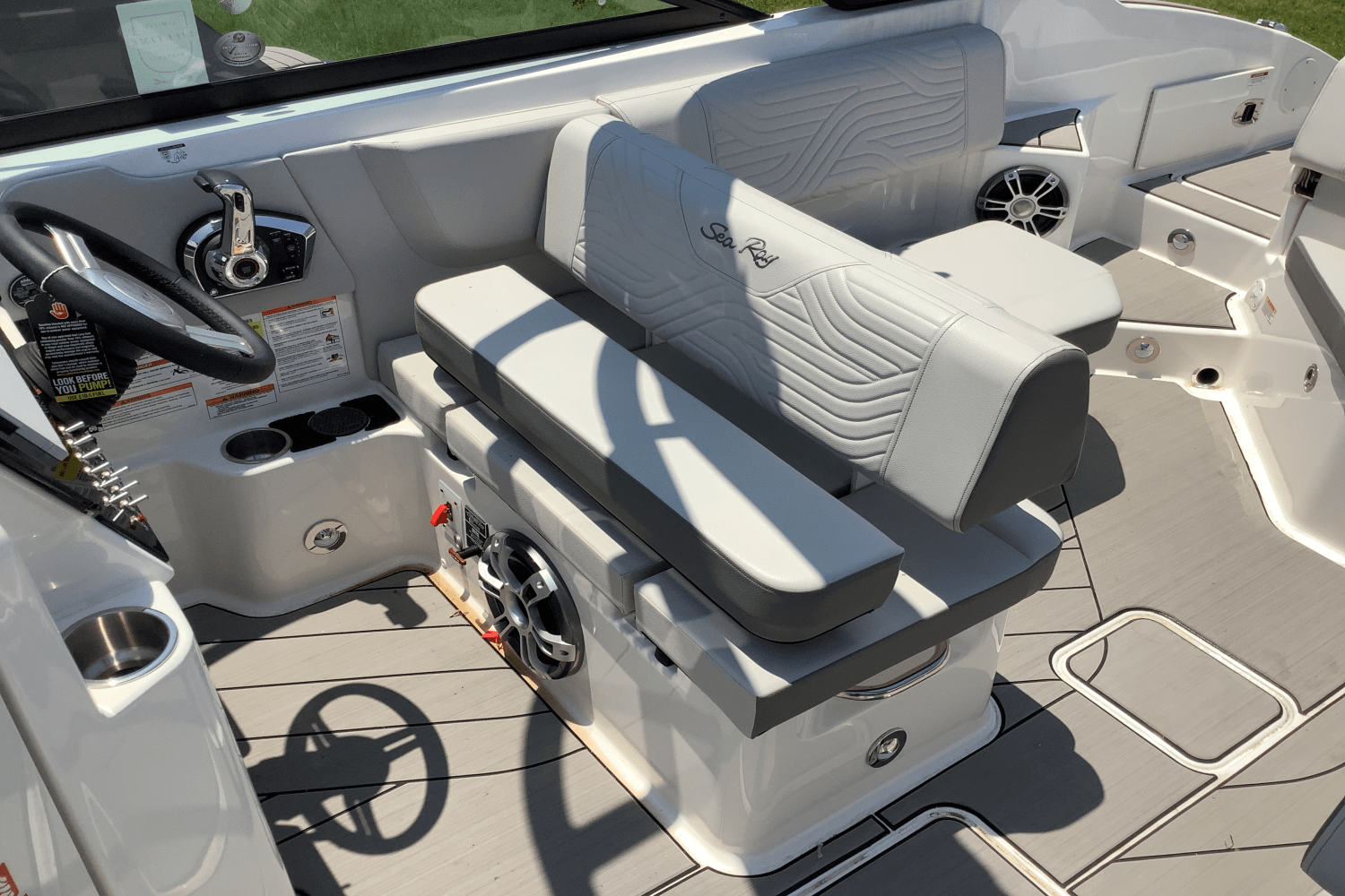 2025 Sea Ray SDX 250 Surf Image Thumbnail #20