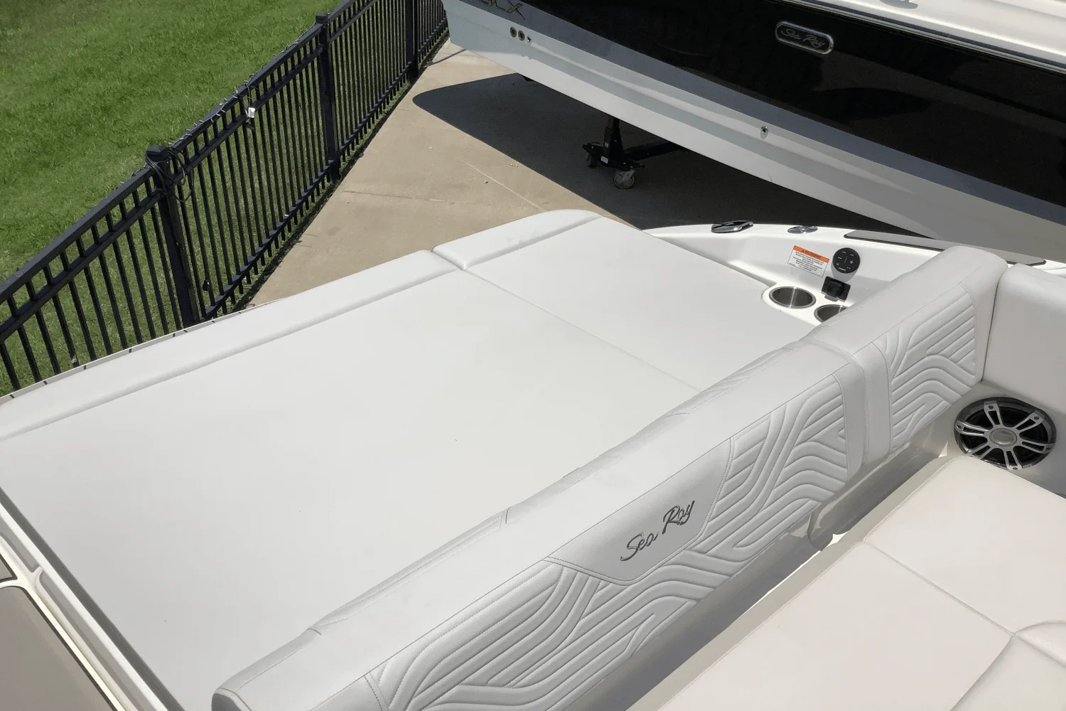 2025 Sea Ray SDX 250 Surf Image Thumbnail #11