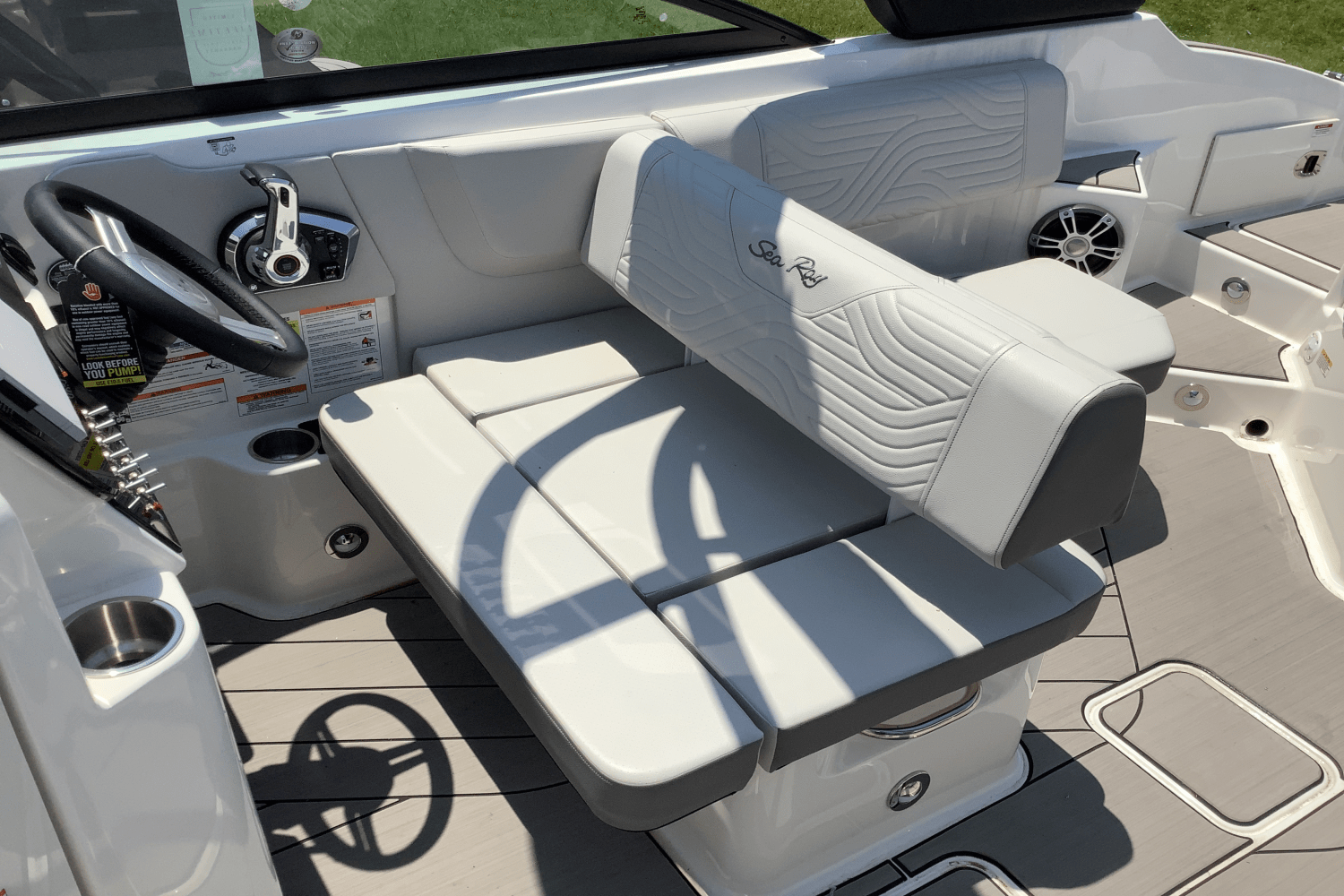 2025 Sea Ray SDX 250 Surf Image Thumbnail #21