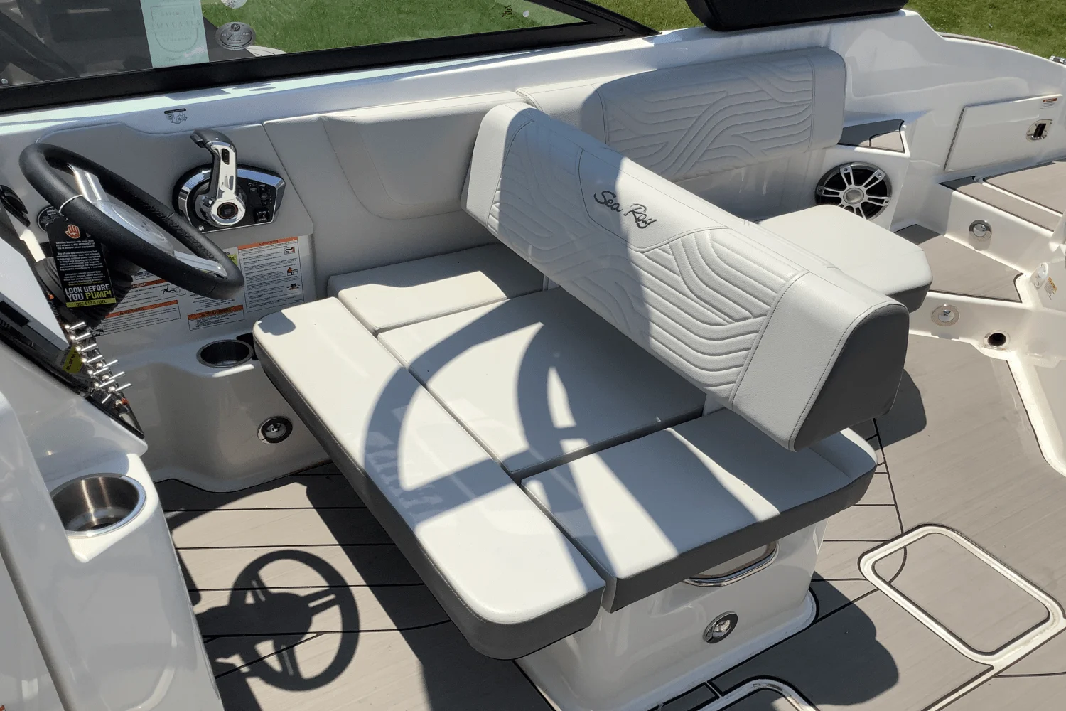 2025 Sea Ray SDX 250 Surf Image Thumbnail #21