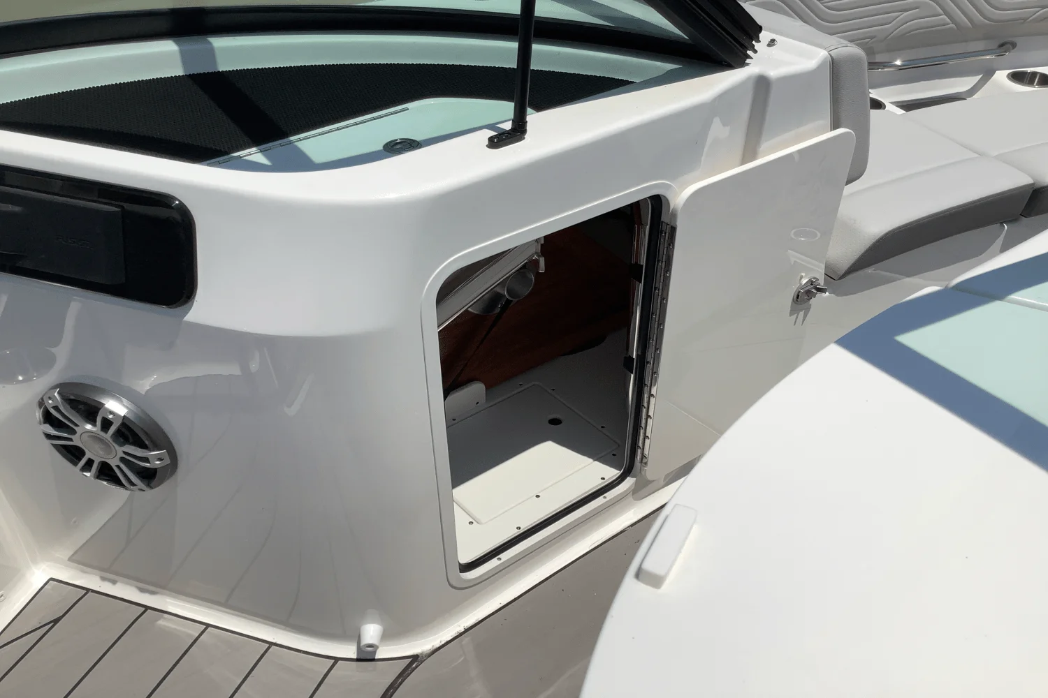 2025 Sea Ray SDX 250 Surf Image Thumbnail #28