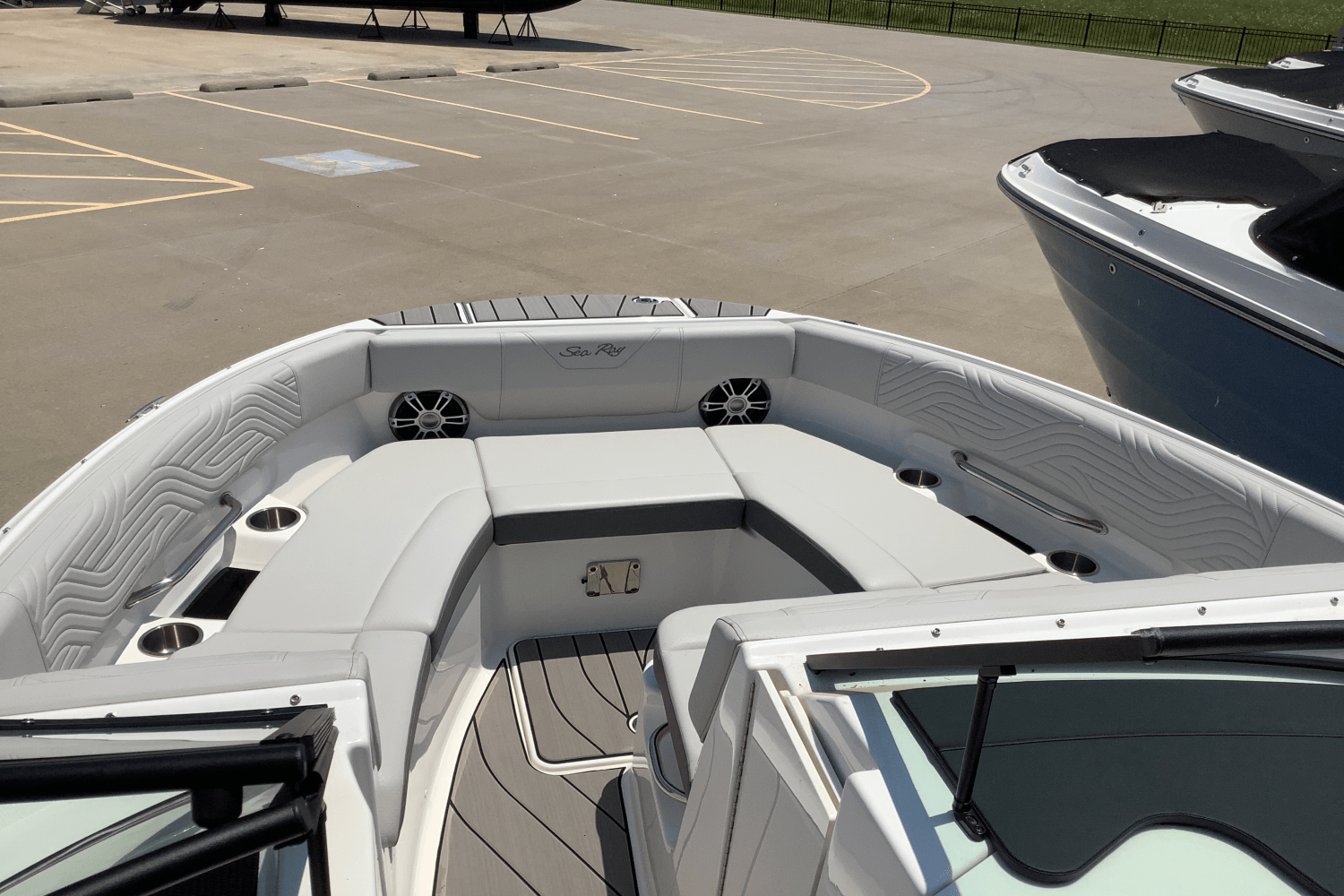 2025 Sea Ray SDX 250 Surf Image Thumbnail #30